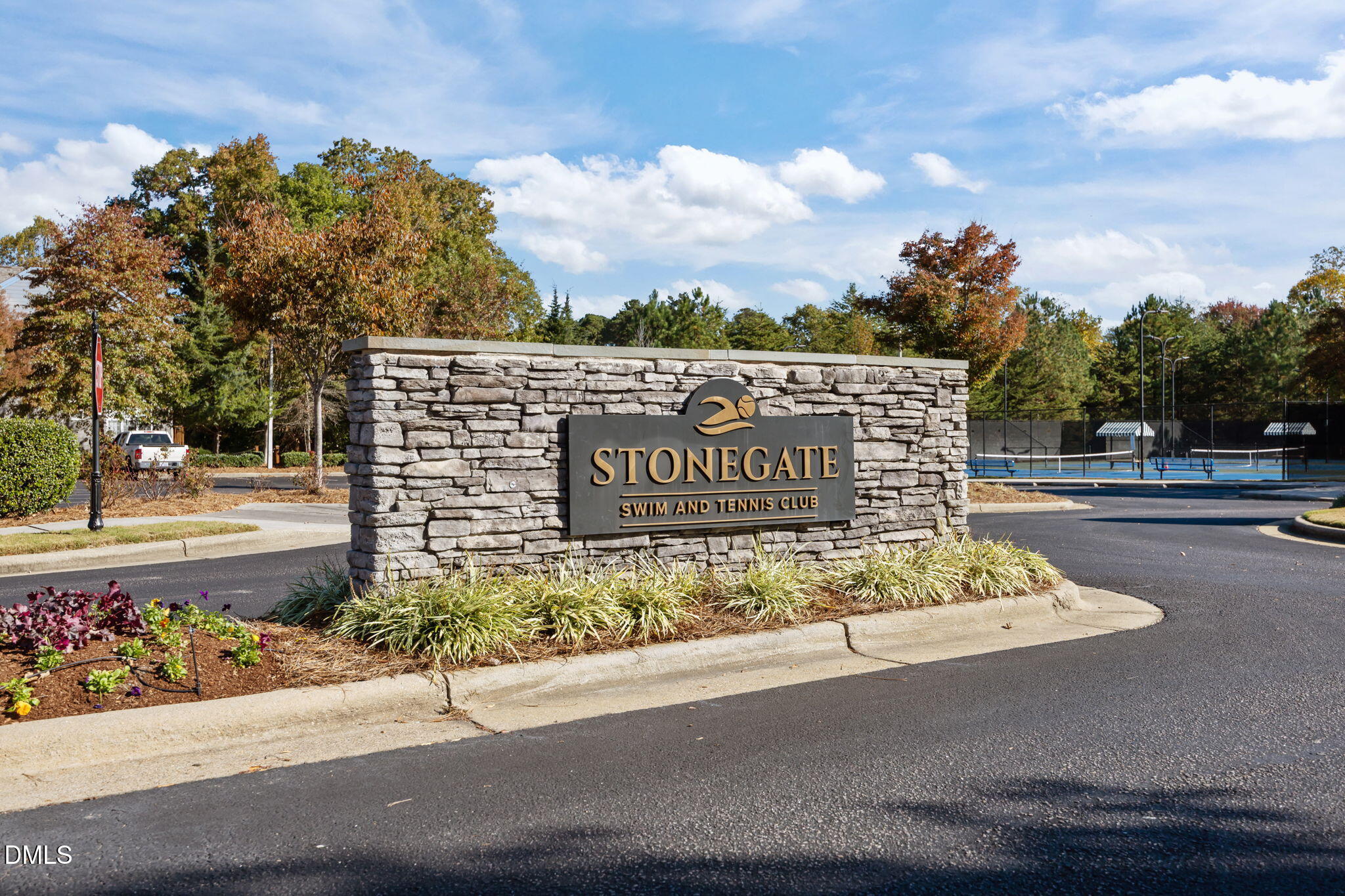 2464 Everstone Road