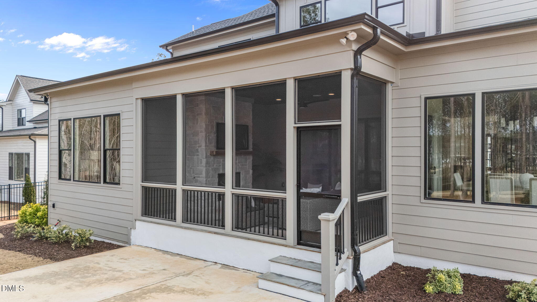 15 Chestnut Oak Drive