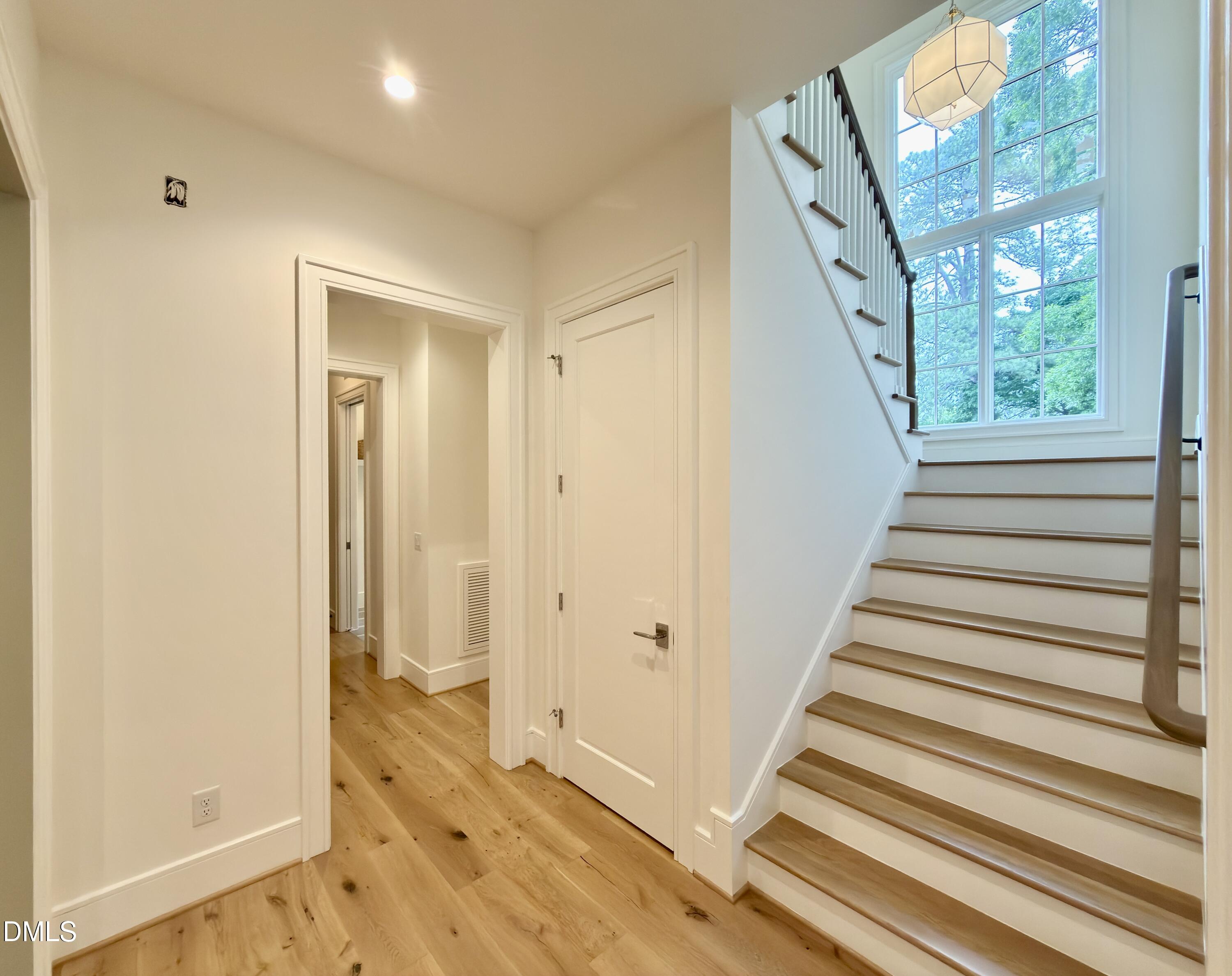 1718 Piccadilly Lane