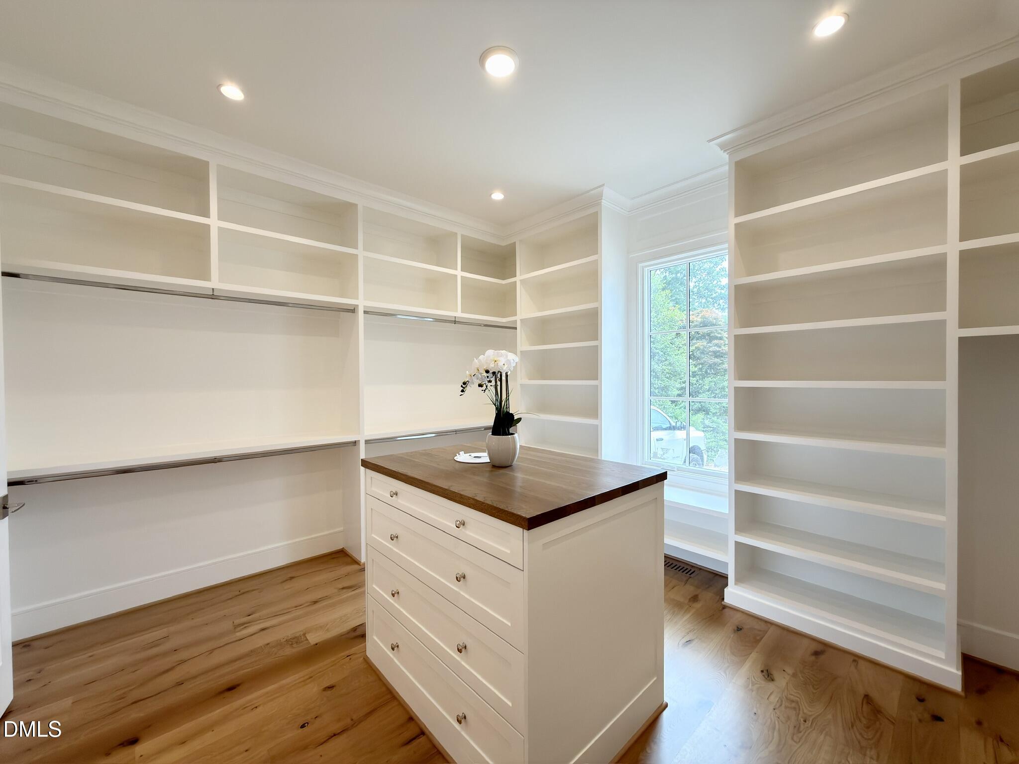 1718 Piccadilly Lane
