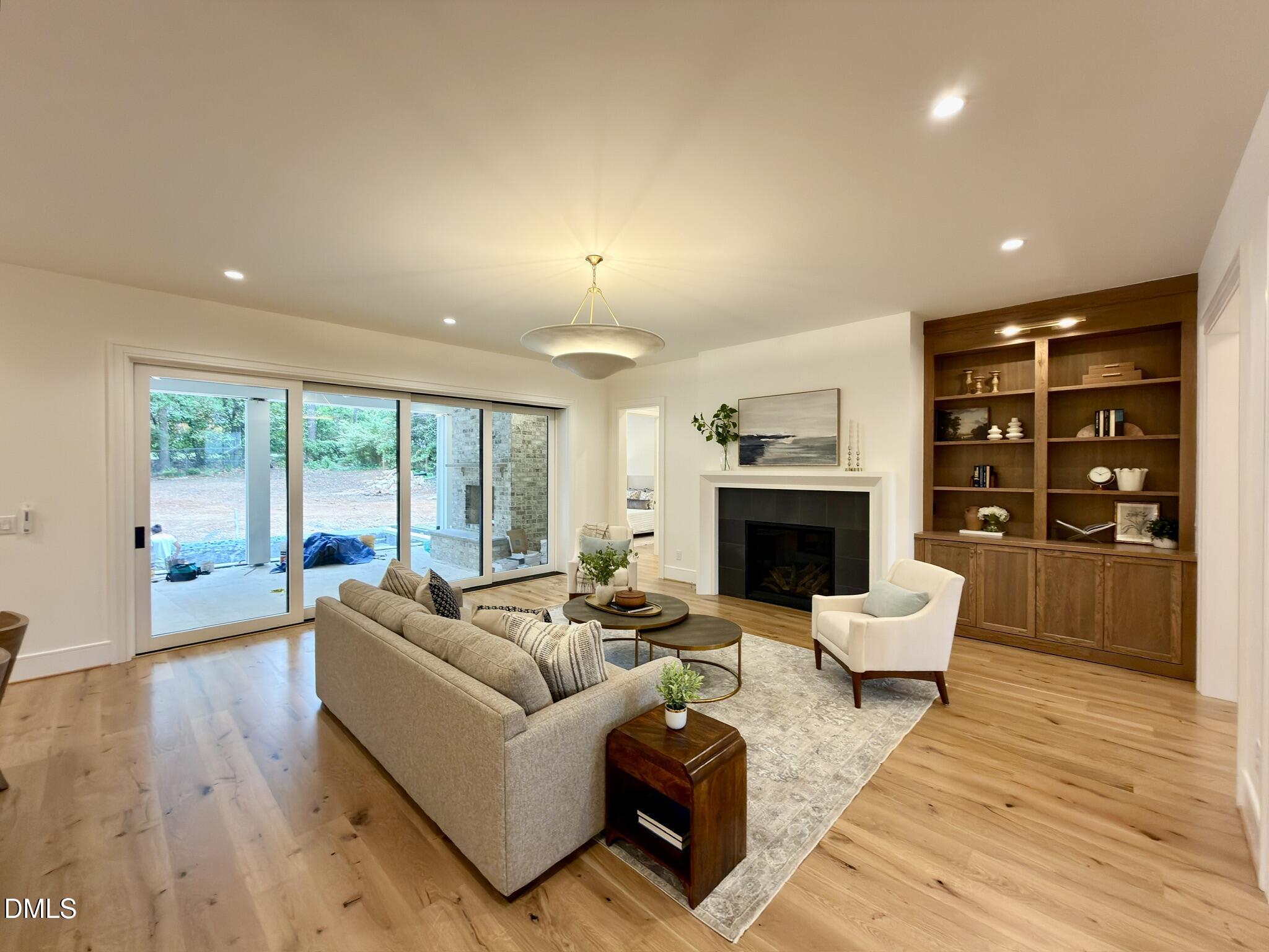 1718 Piccadilly Lane