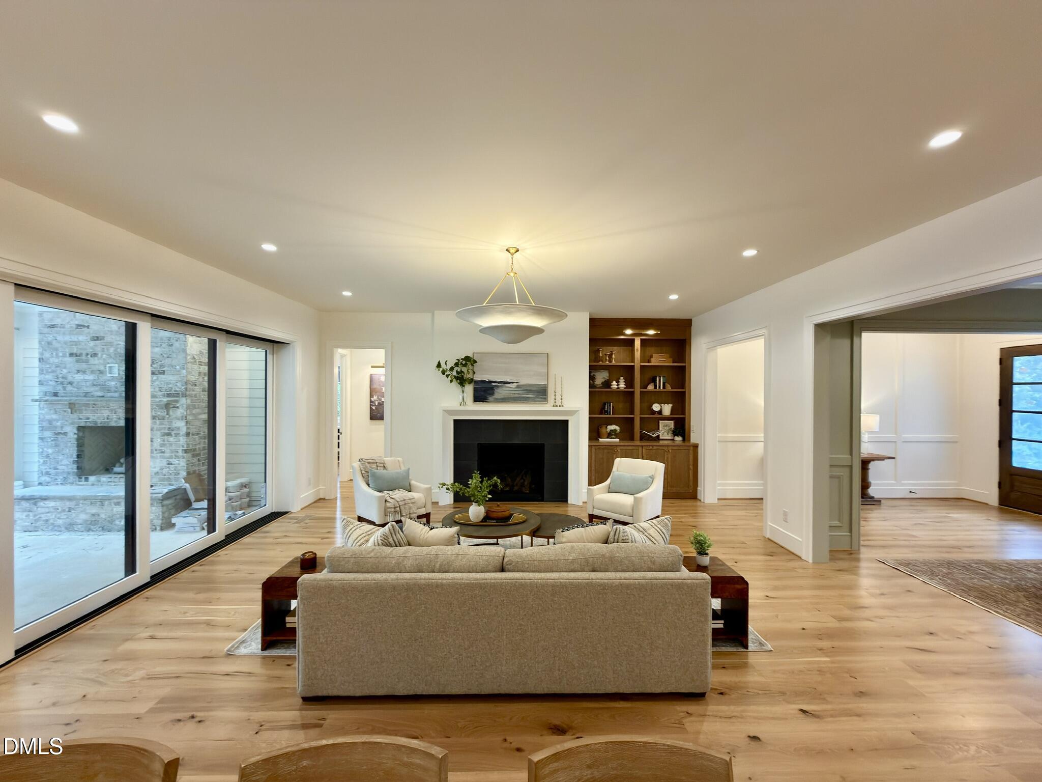 1718 Piccadilly Lane