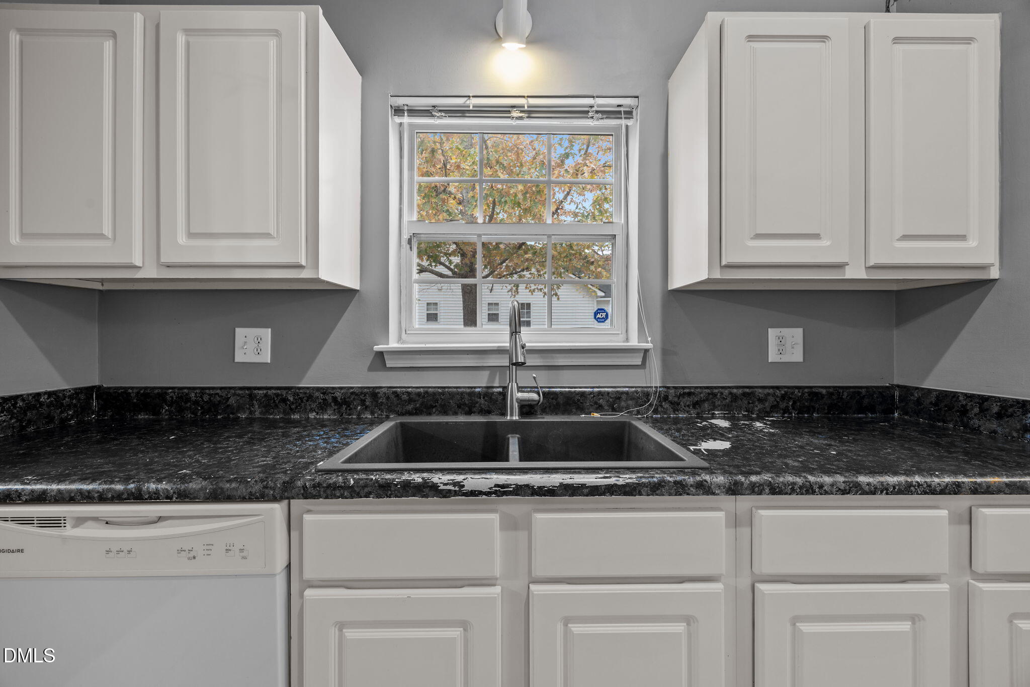 2916 Flintridge Drive