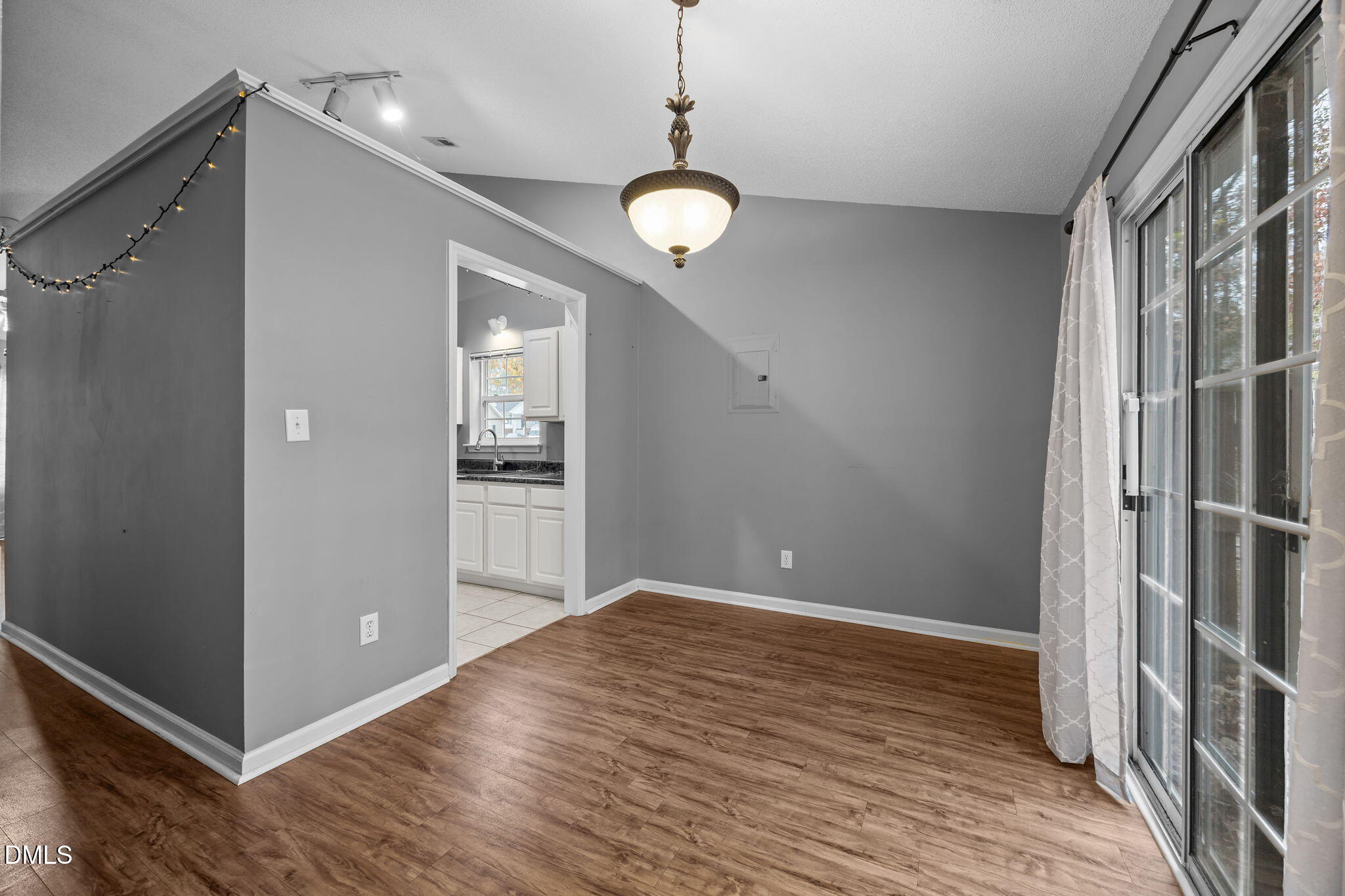 2916 Flintridge Drive