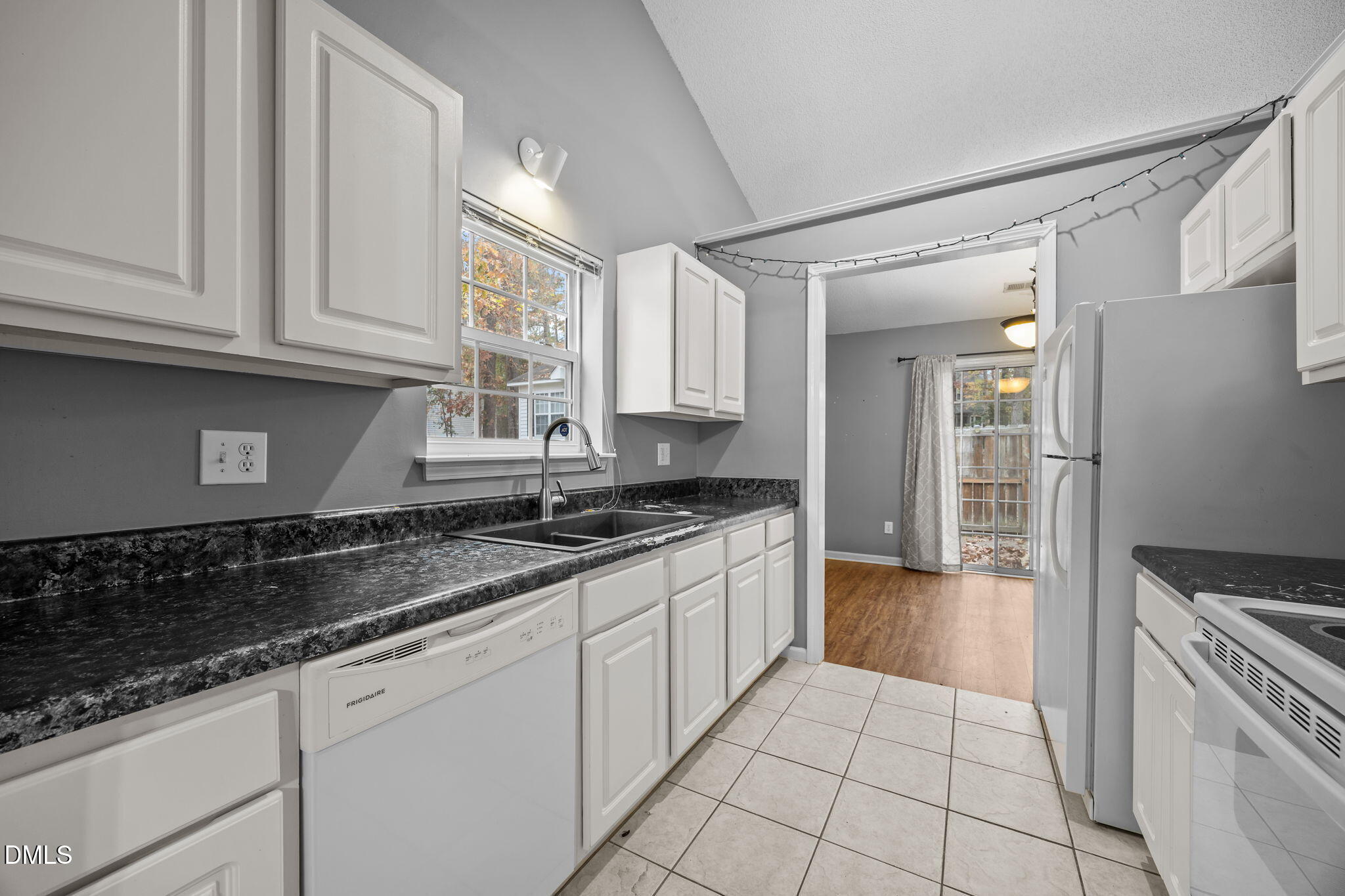 2916 Flintridge Drive