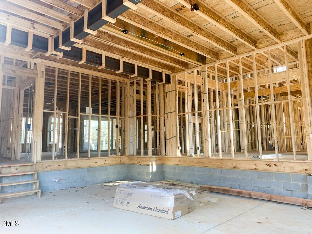 1105 Kingwood Drive