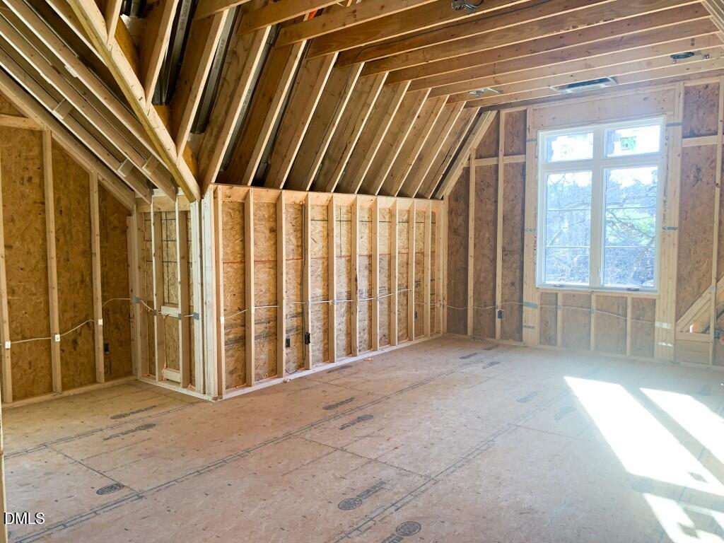 1105 Kingwood Drive