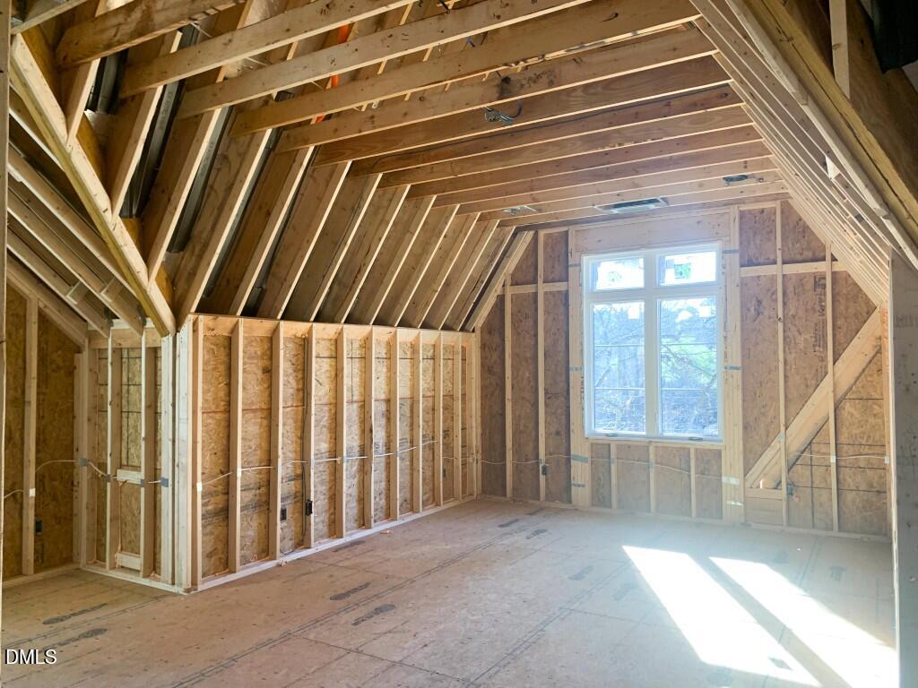 1105 Kingwood Drive