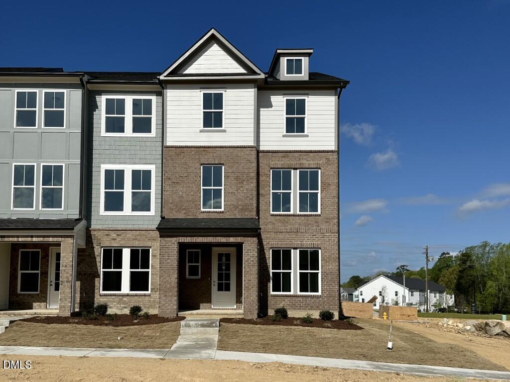 610 Thatch Lane