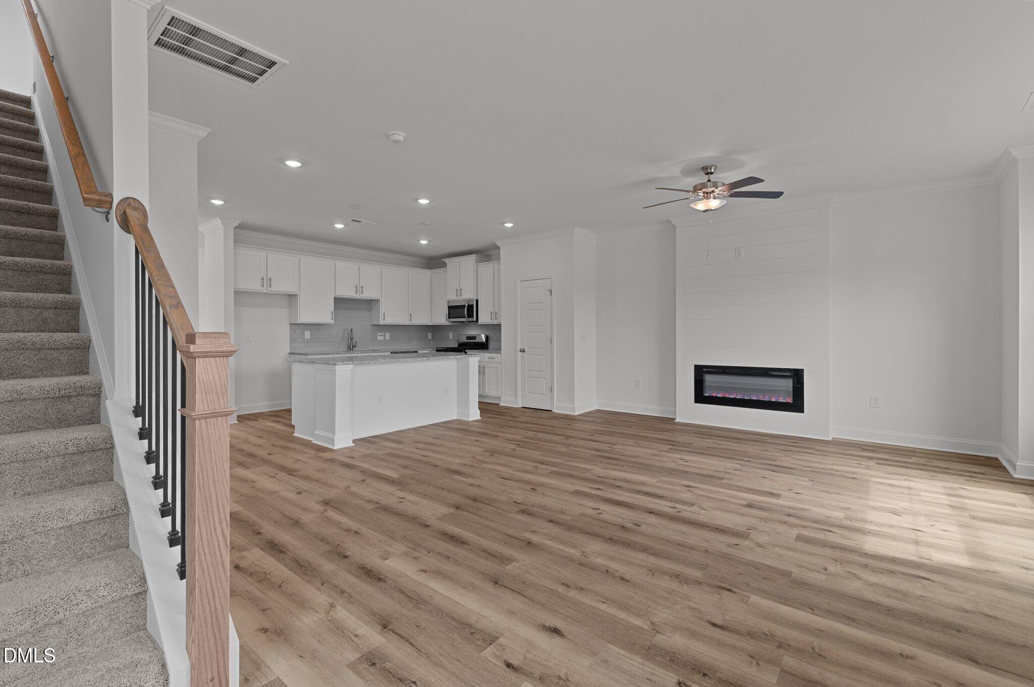 933 Alma Railway Drive # 553