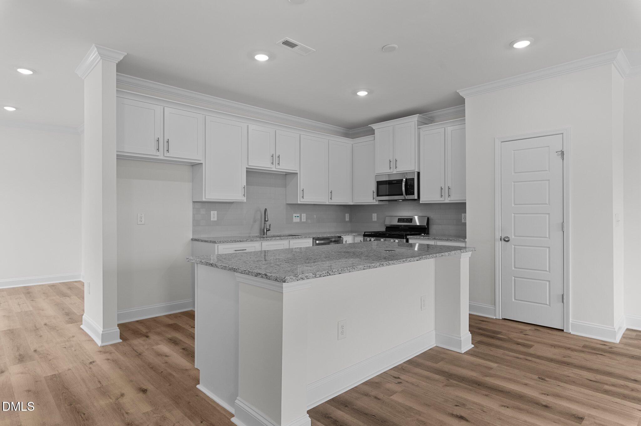 933 Alma Railway Drive # 553