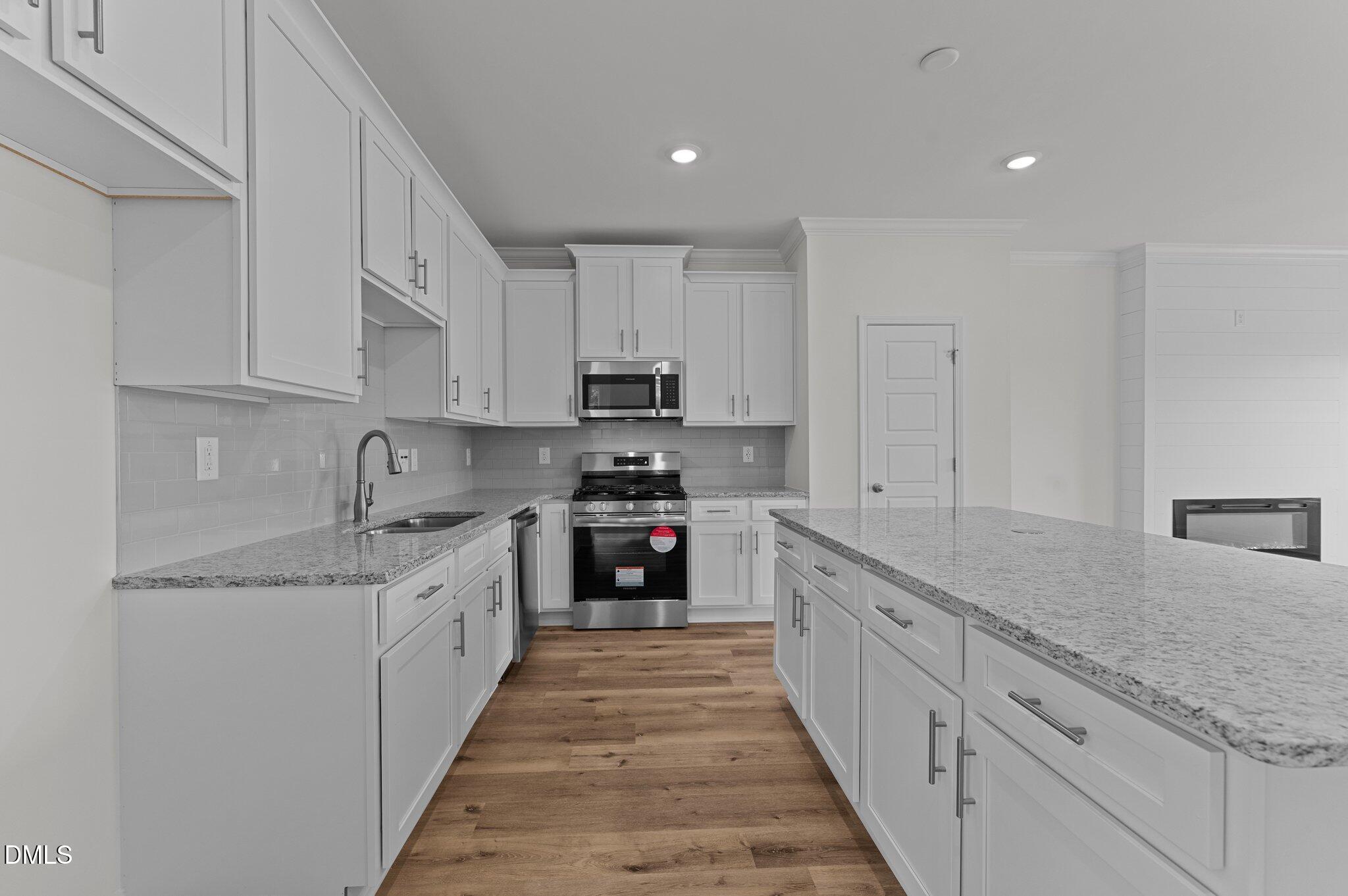 933 Alma Railway Drive # 553