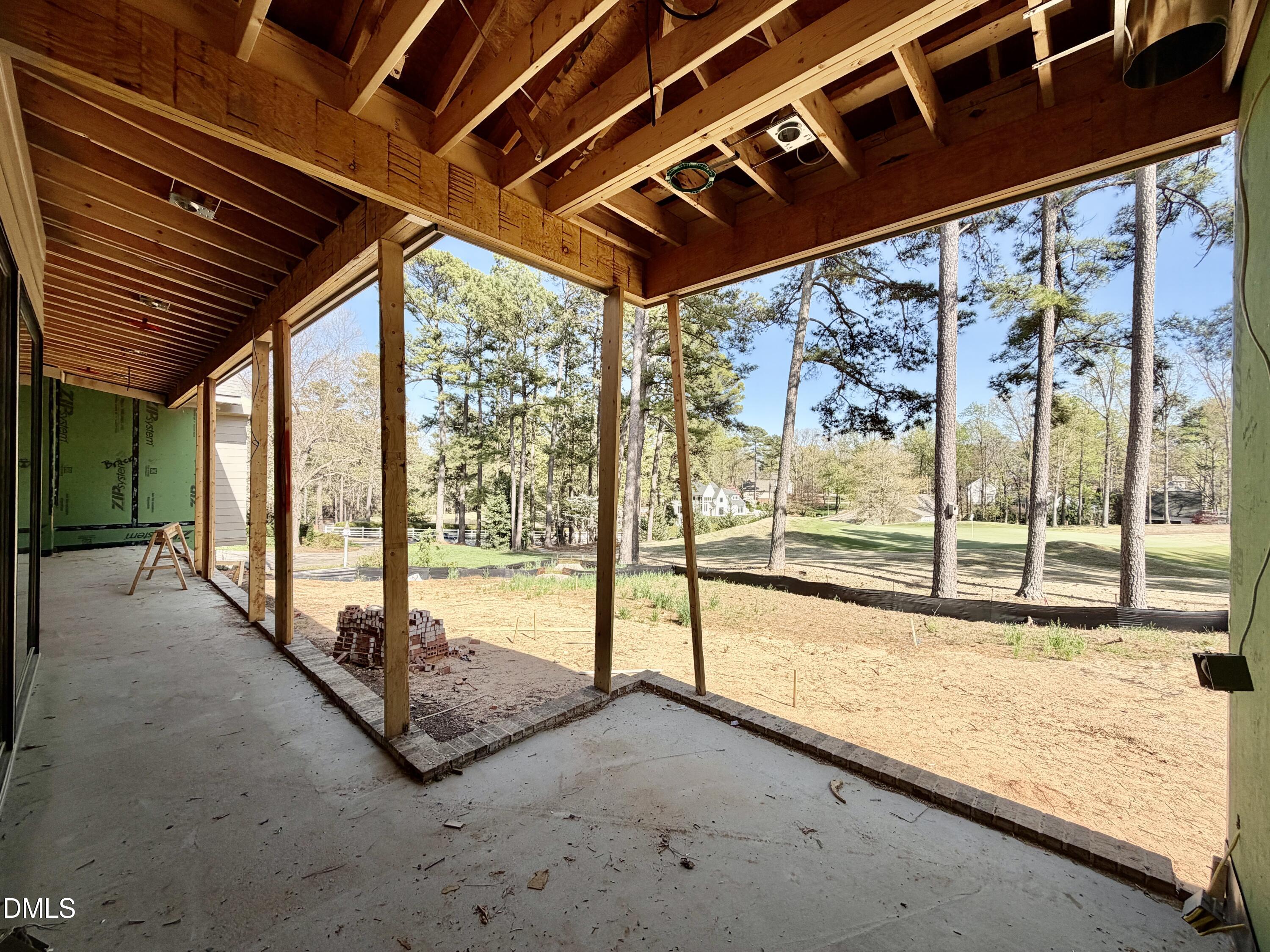 7136 North Ridge Drive