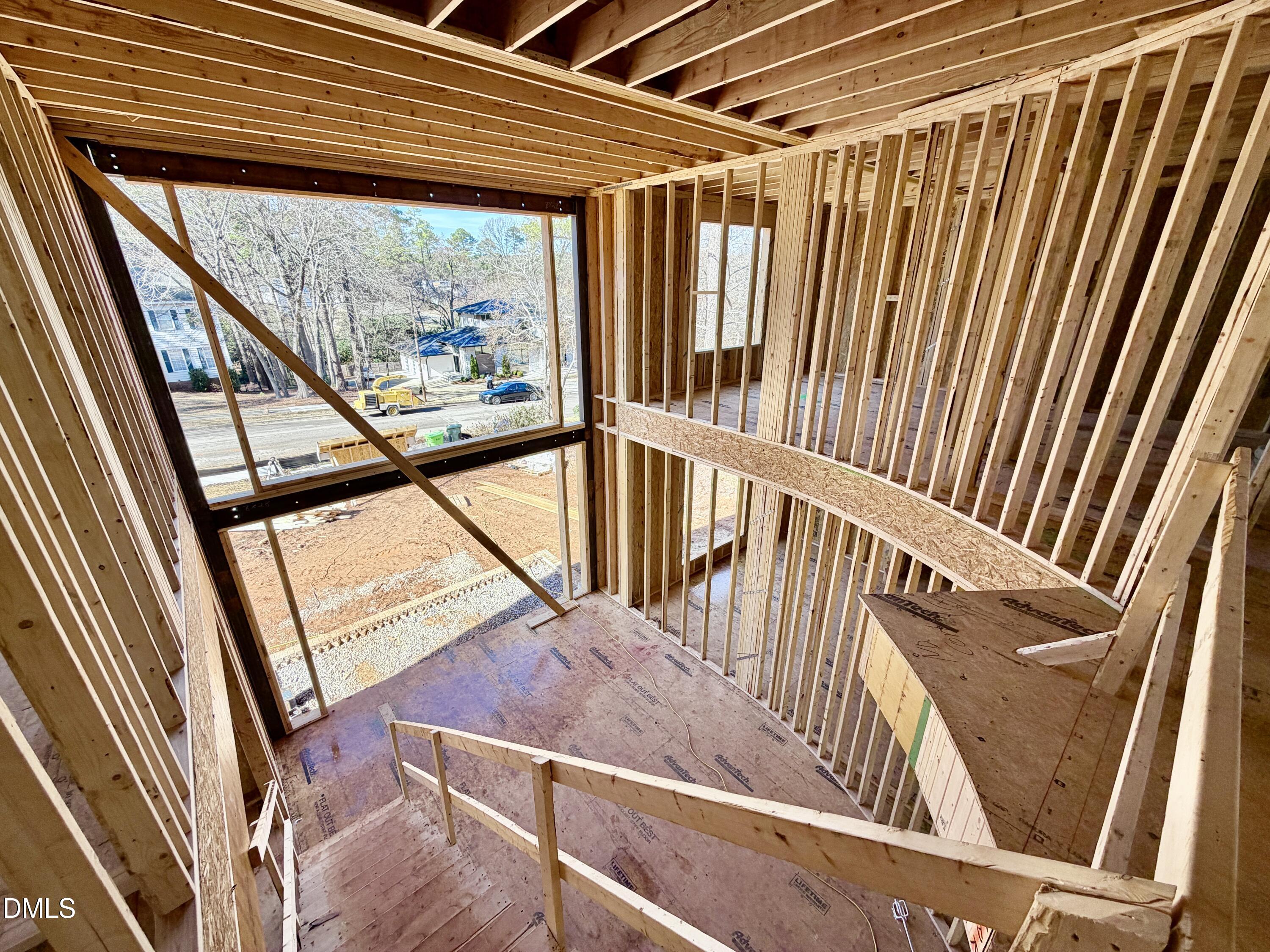 7136 North Ridge Drive