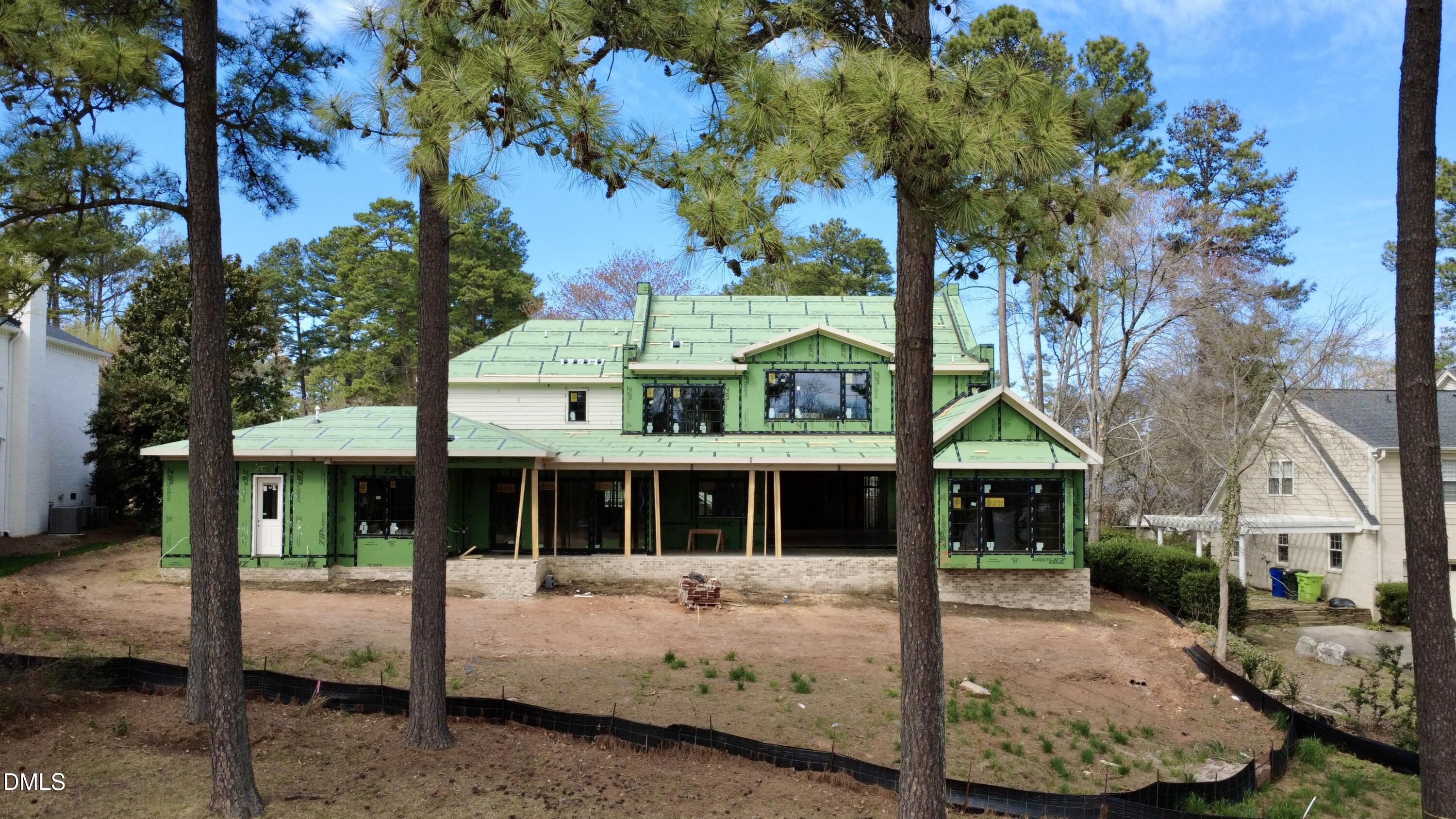 7136 North Ridge Drive