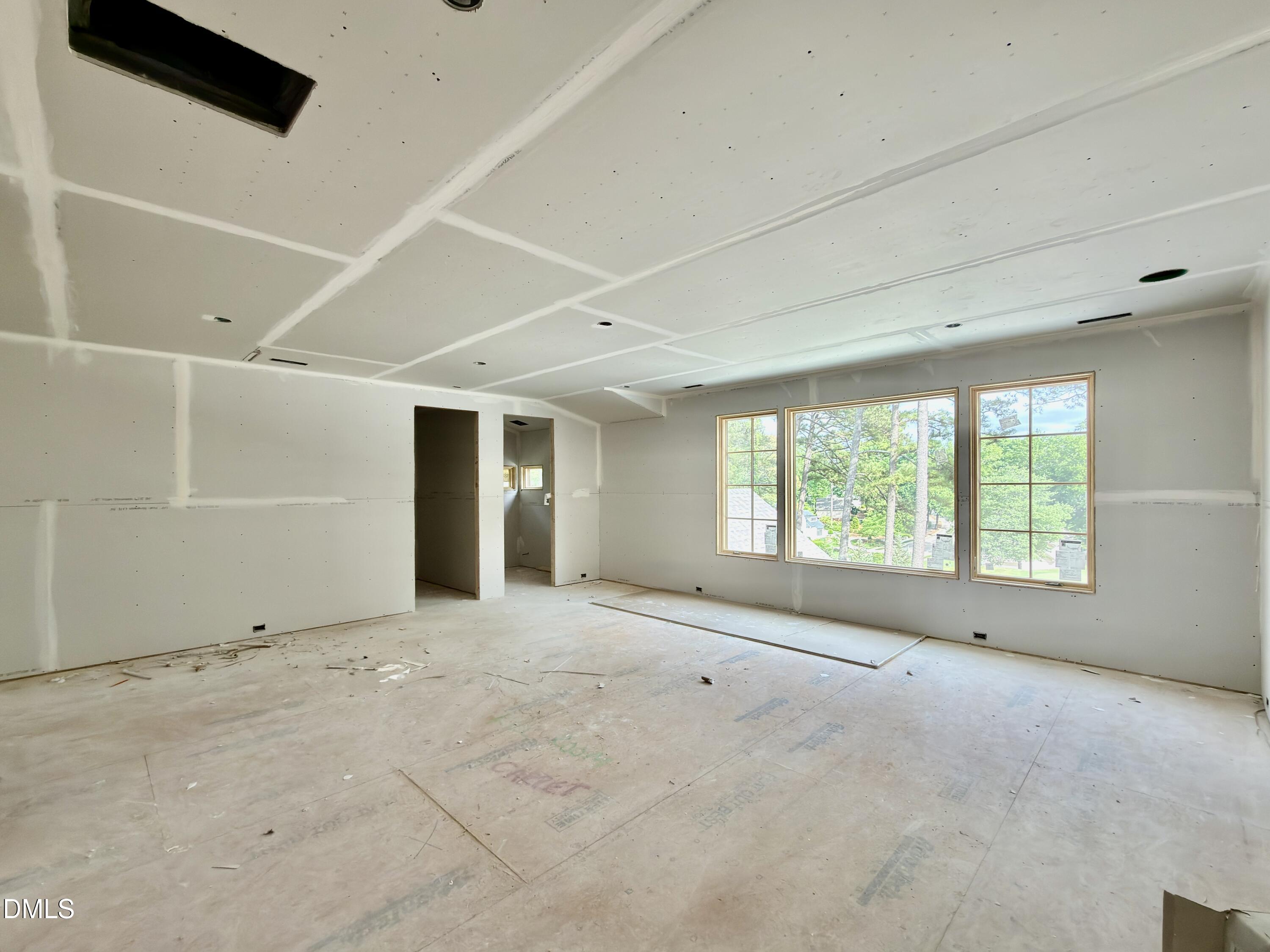 7136 North Ridge Drive
