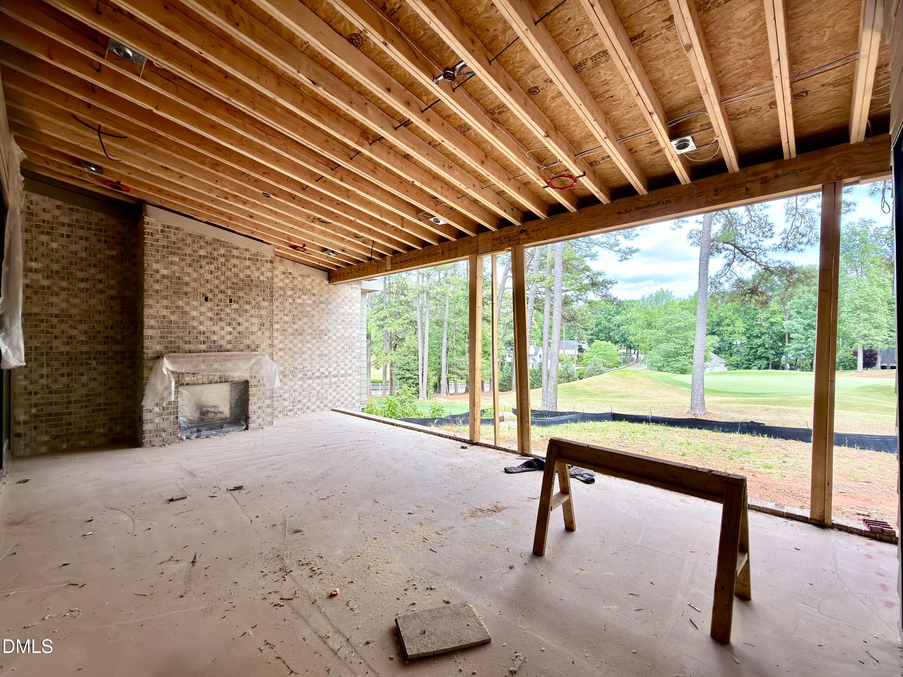 7136 North Ridge Drive