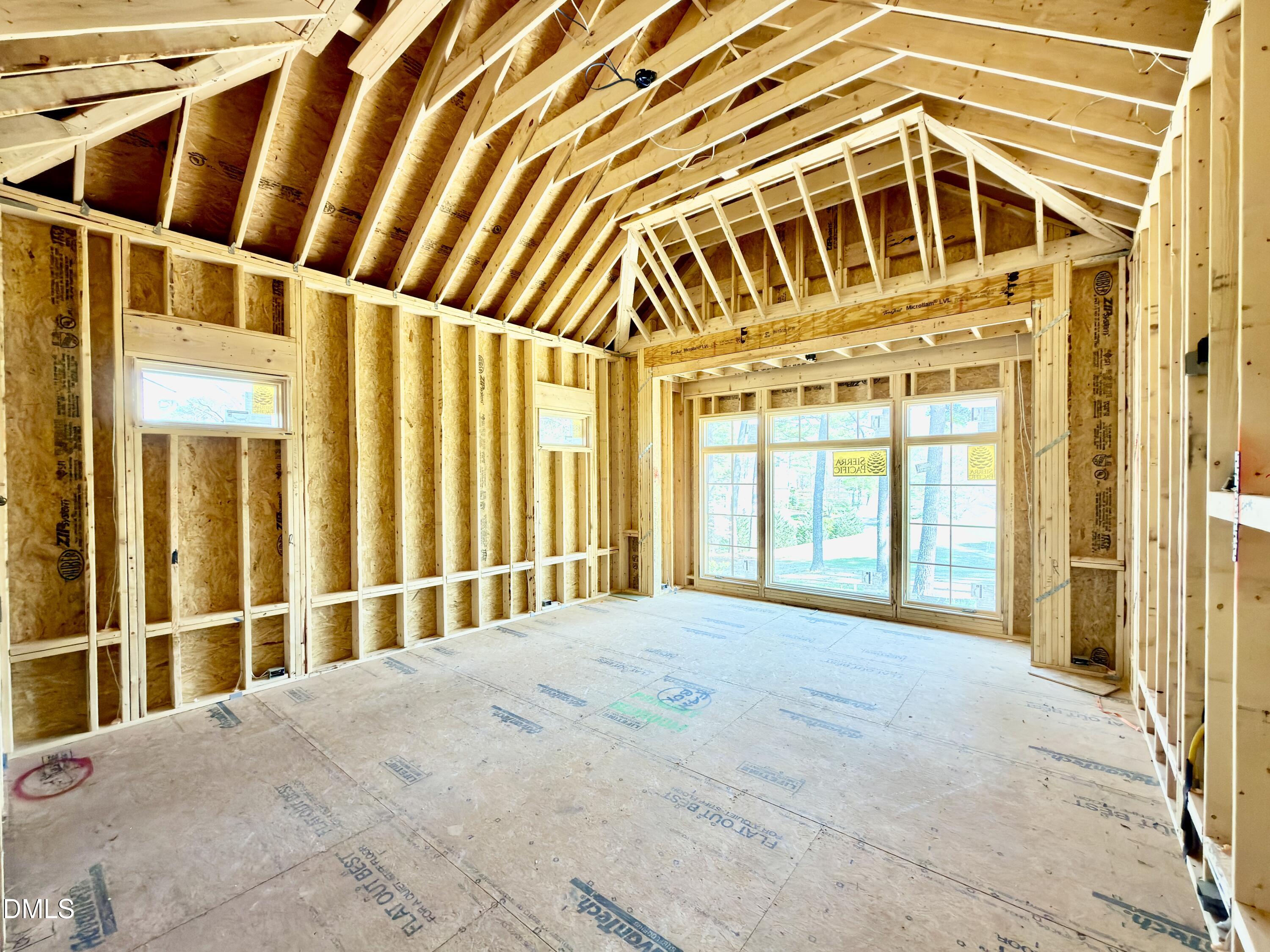 7136 North Ridge Drive