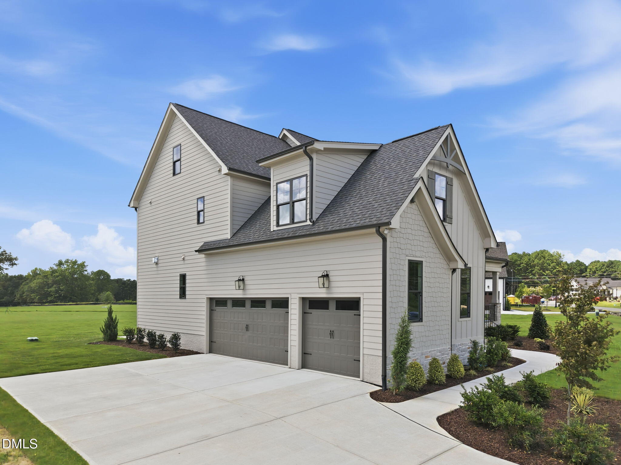 5824 Carriage Gate Drive