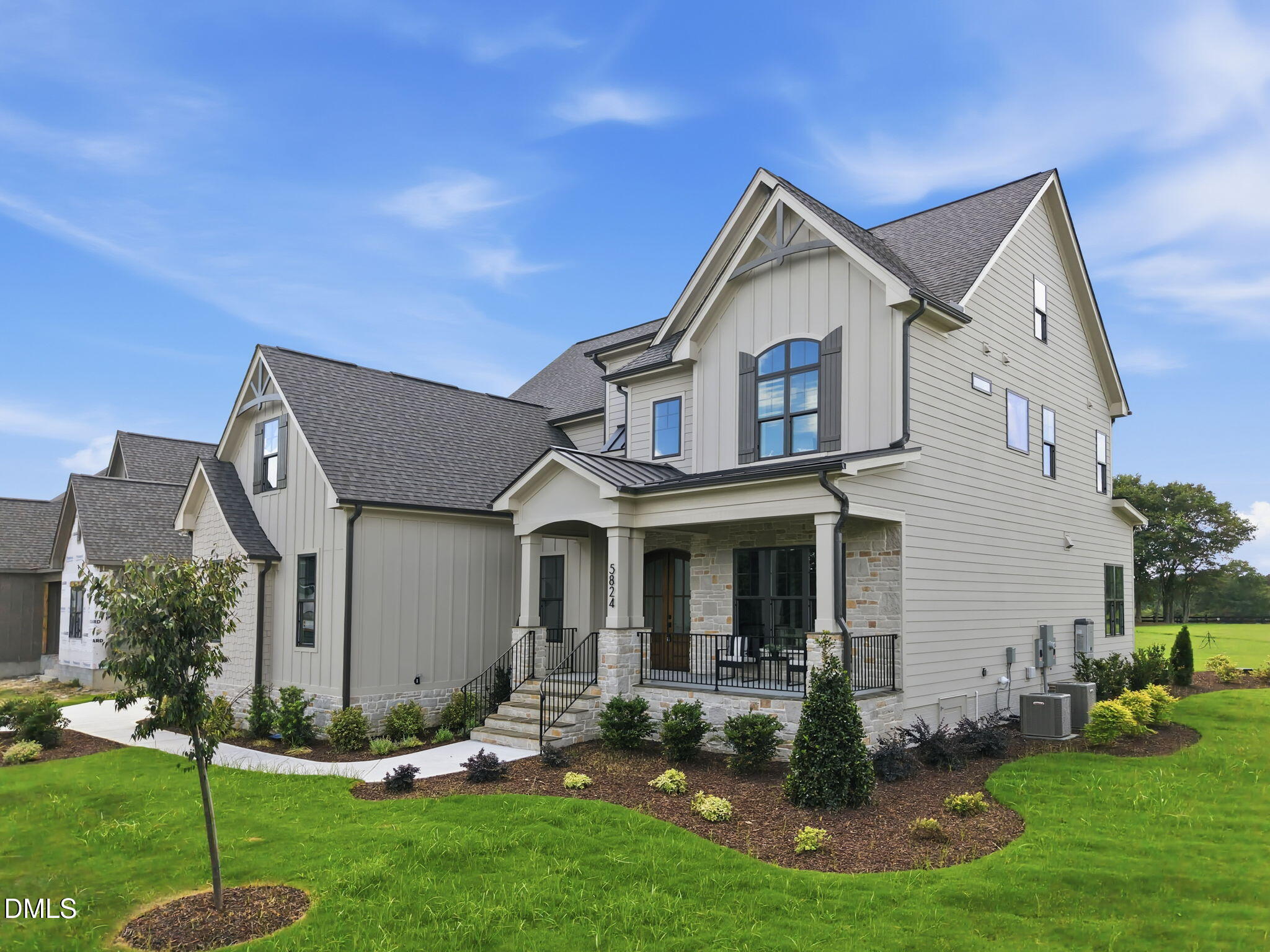 5824 Carriage Gate Drive