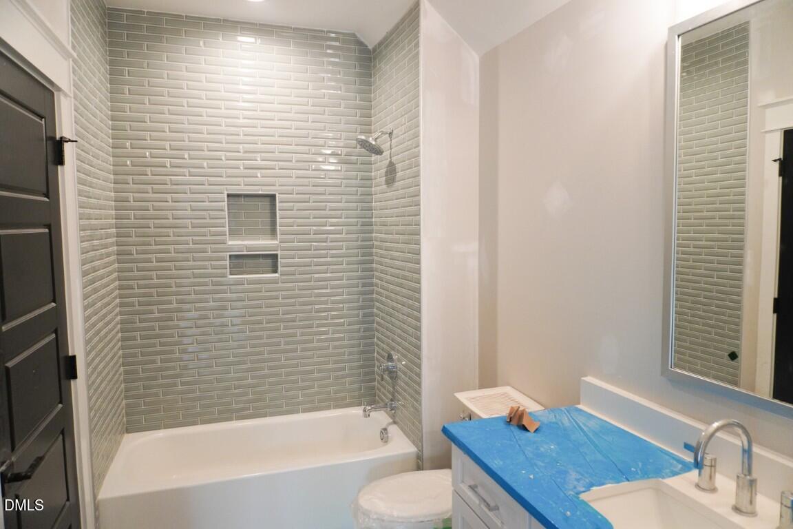 2433 Rosslare Mews