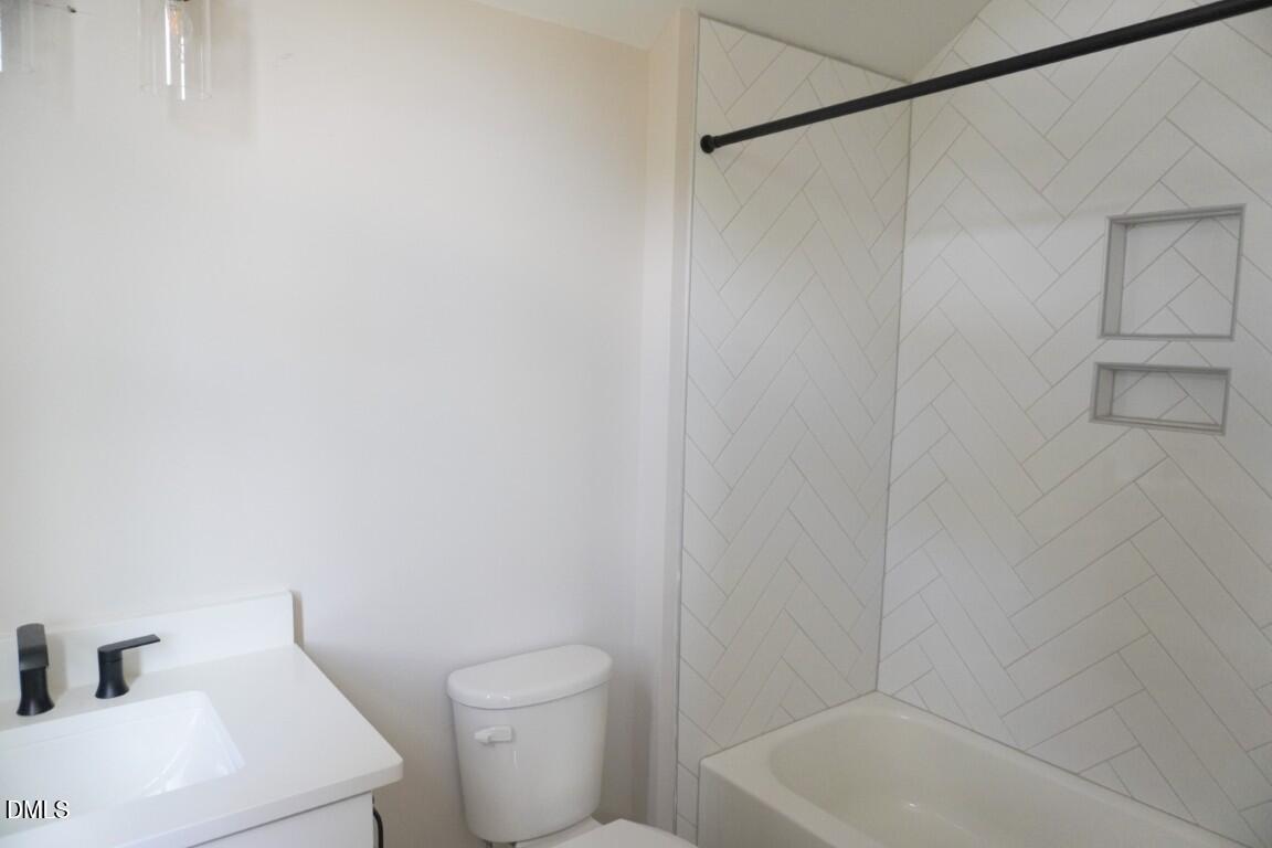 2524 Rosslare Pond Trail
