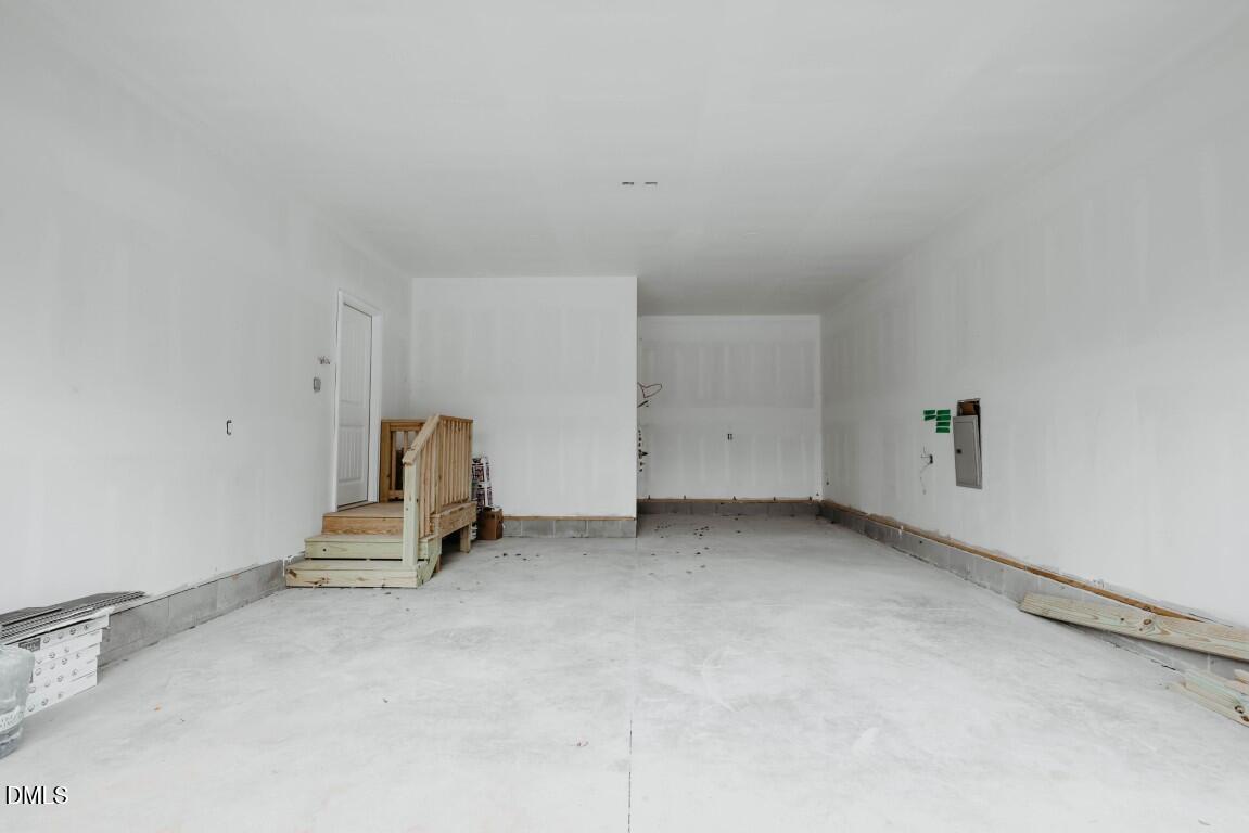 305 E Perry Avenue
