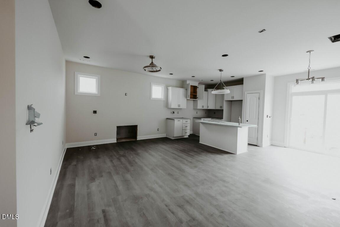 305 E Perry Avenue