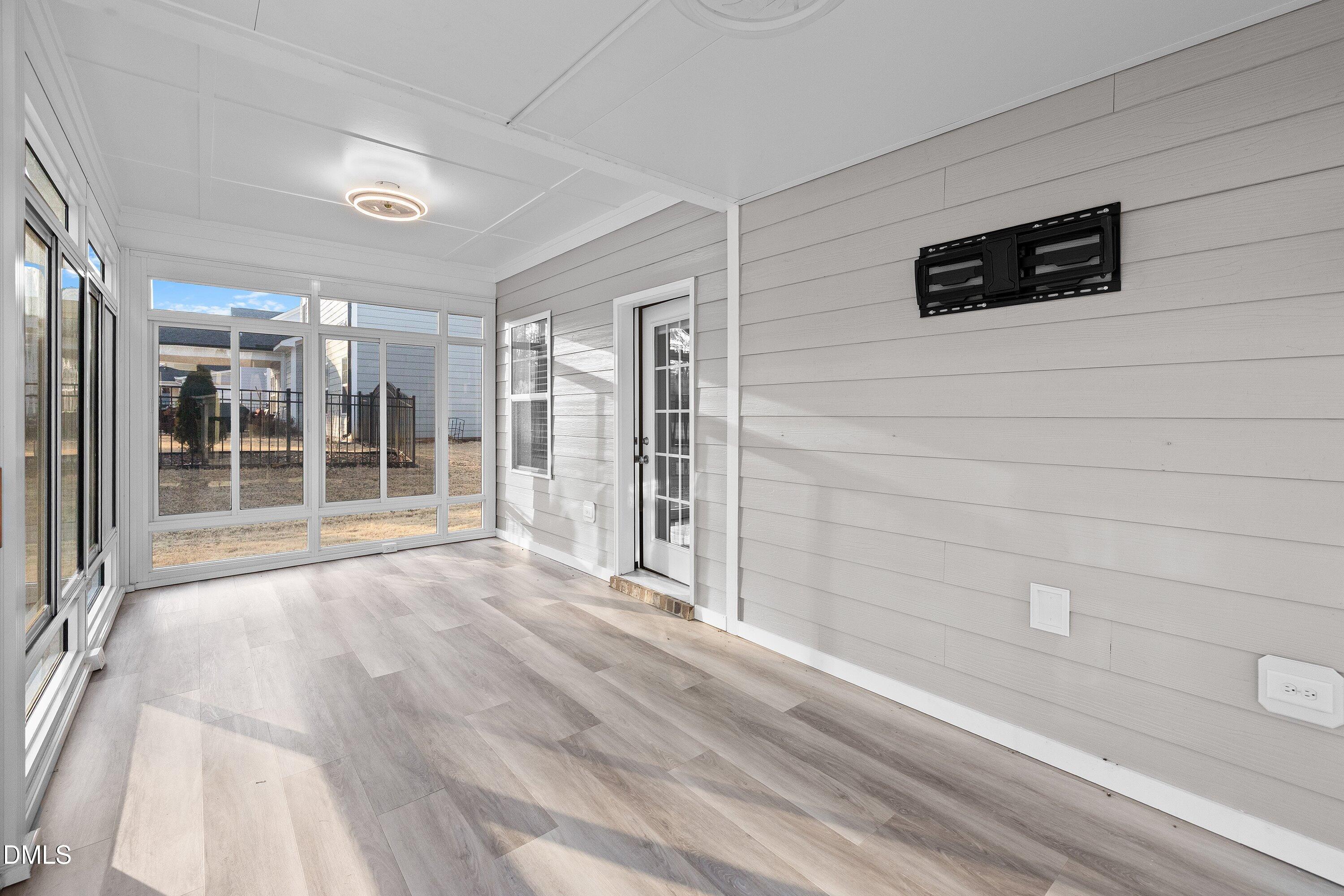 110 Vast View Way