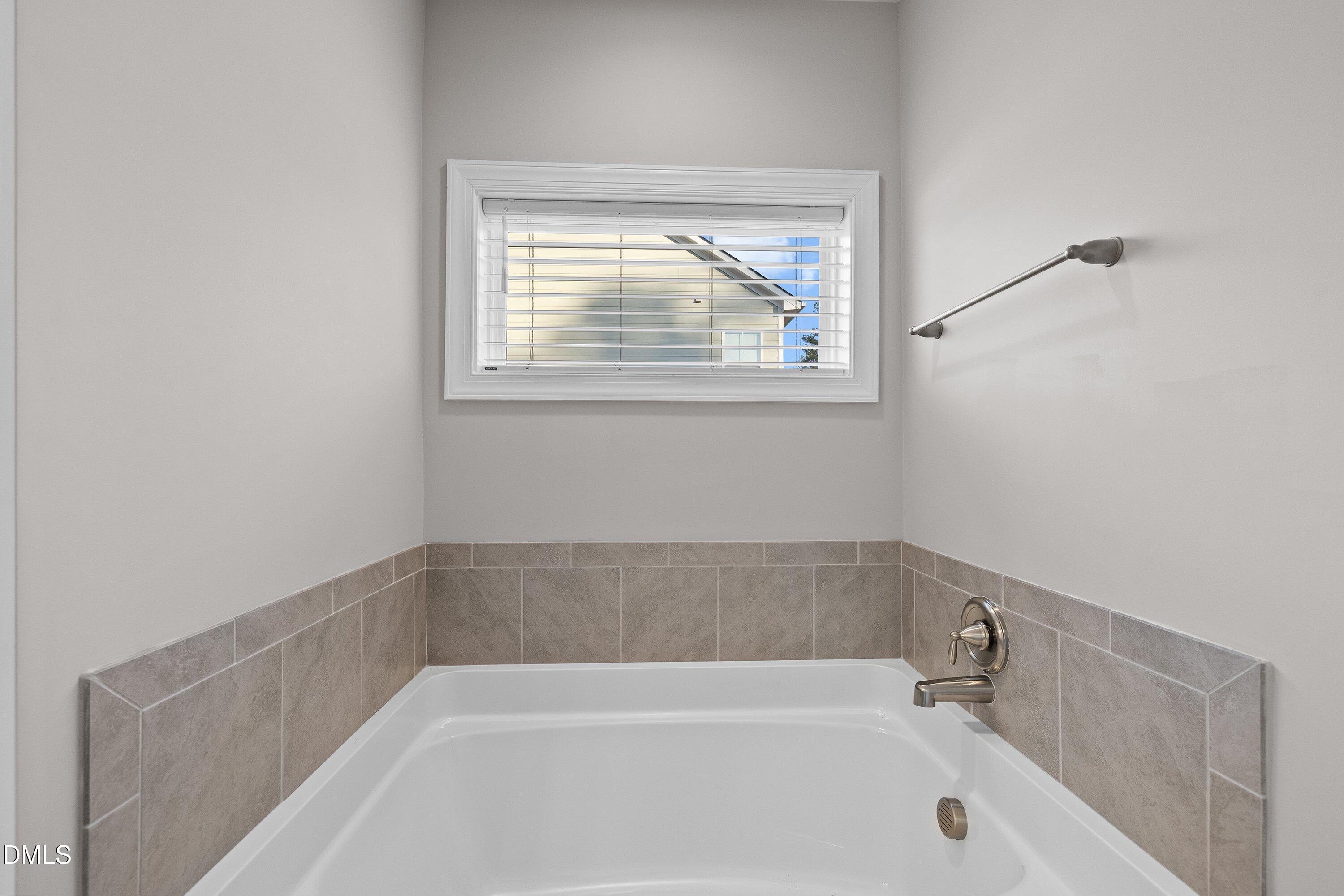 110 Vast View Way