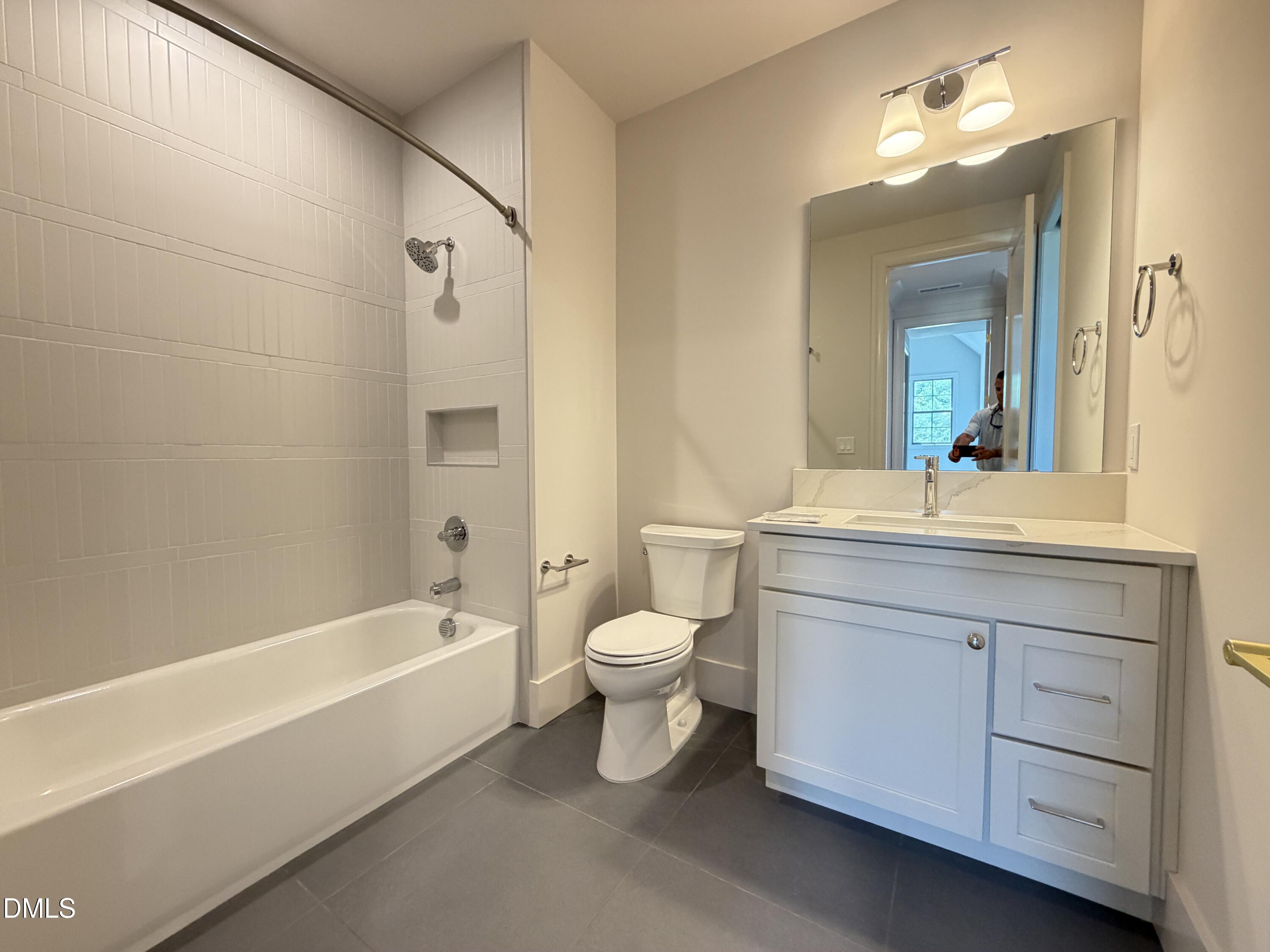 2428 Rosslare Mews Lane