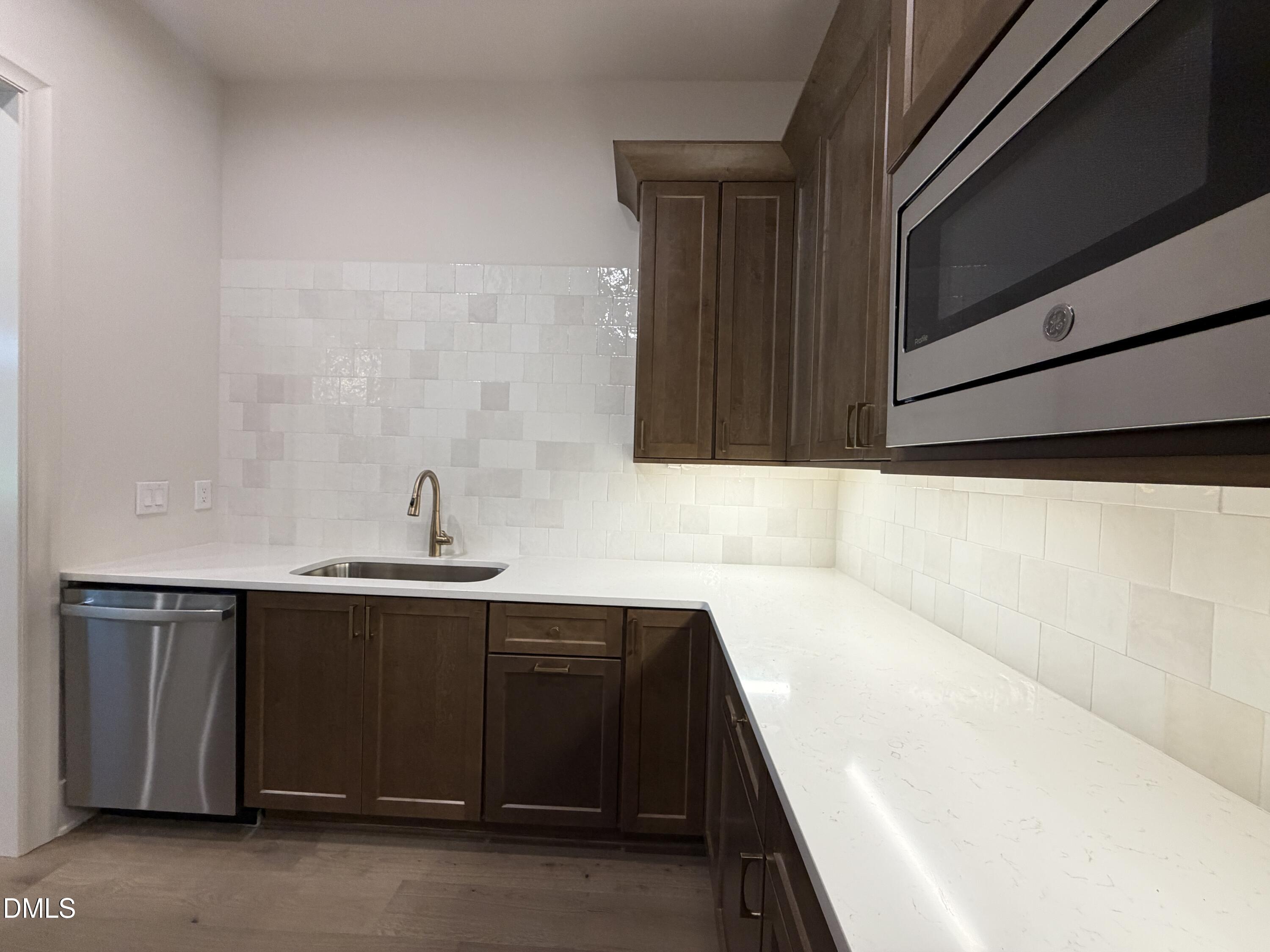 2428 Rosslare Mews Lane