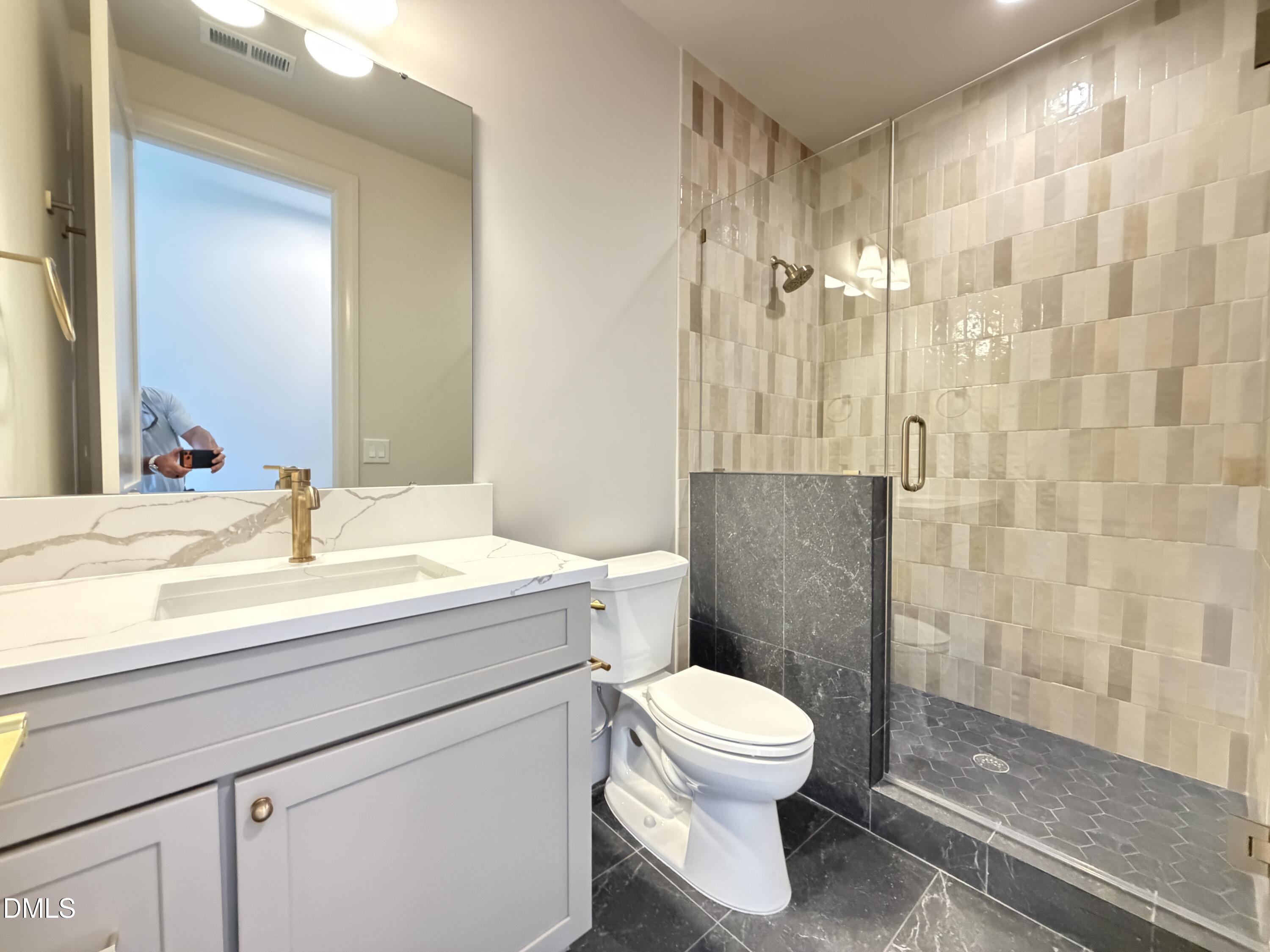 2428 Rosslare Mews Lane