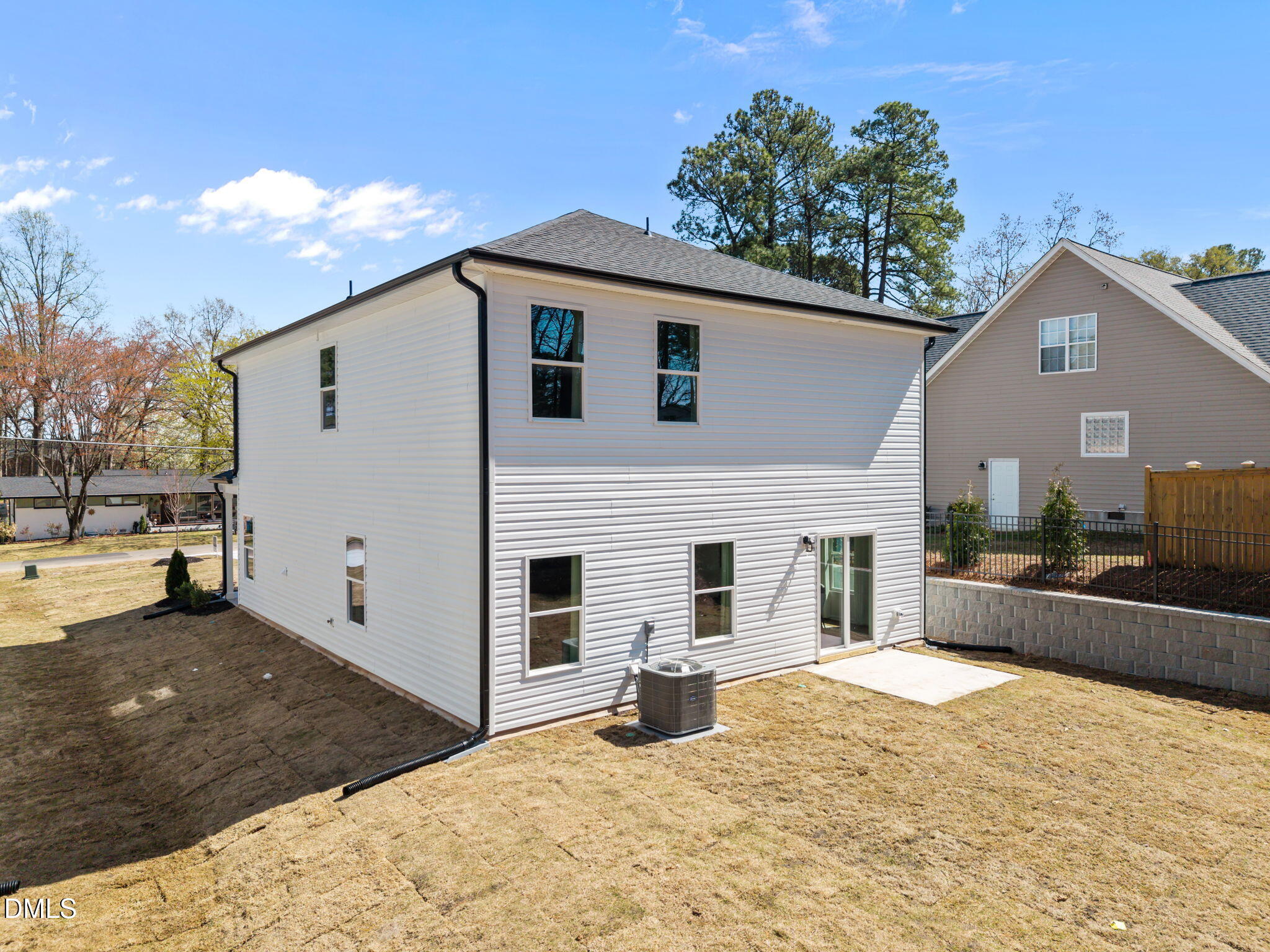 2524 Rolling Pines Avenue