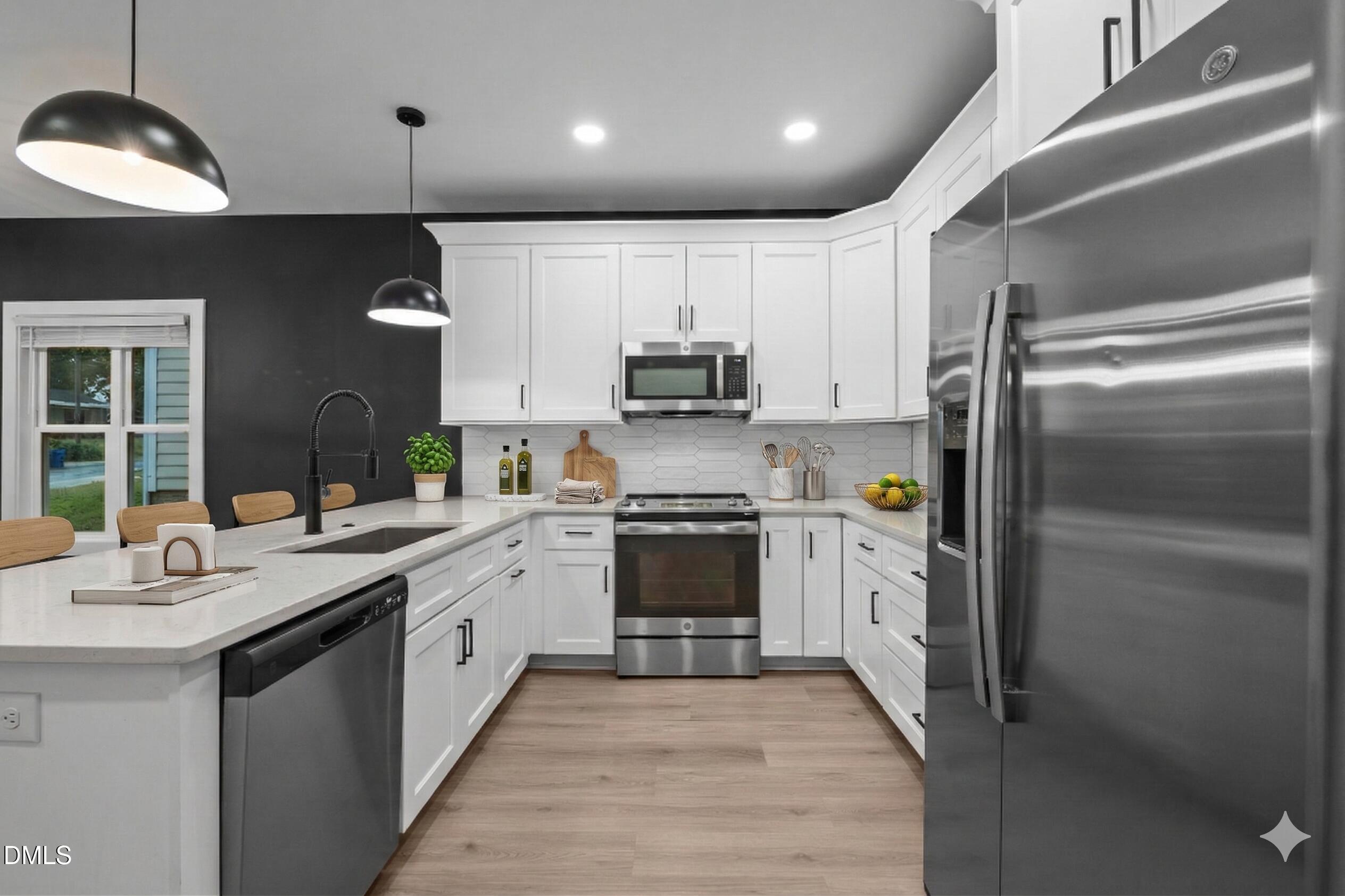 3230 Rowena Avenue Apt B