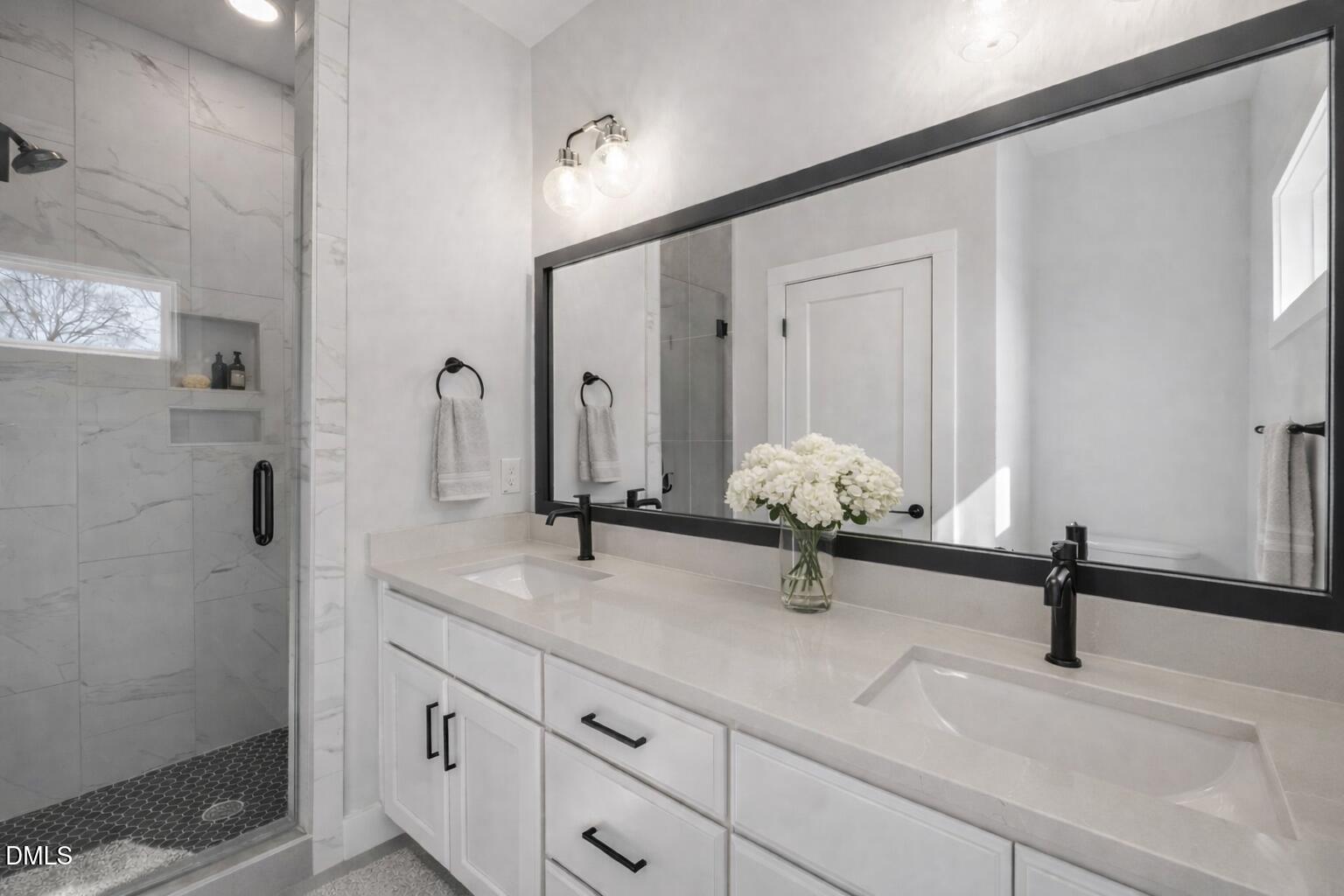 3230 Rowena Avenue Apt B