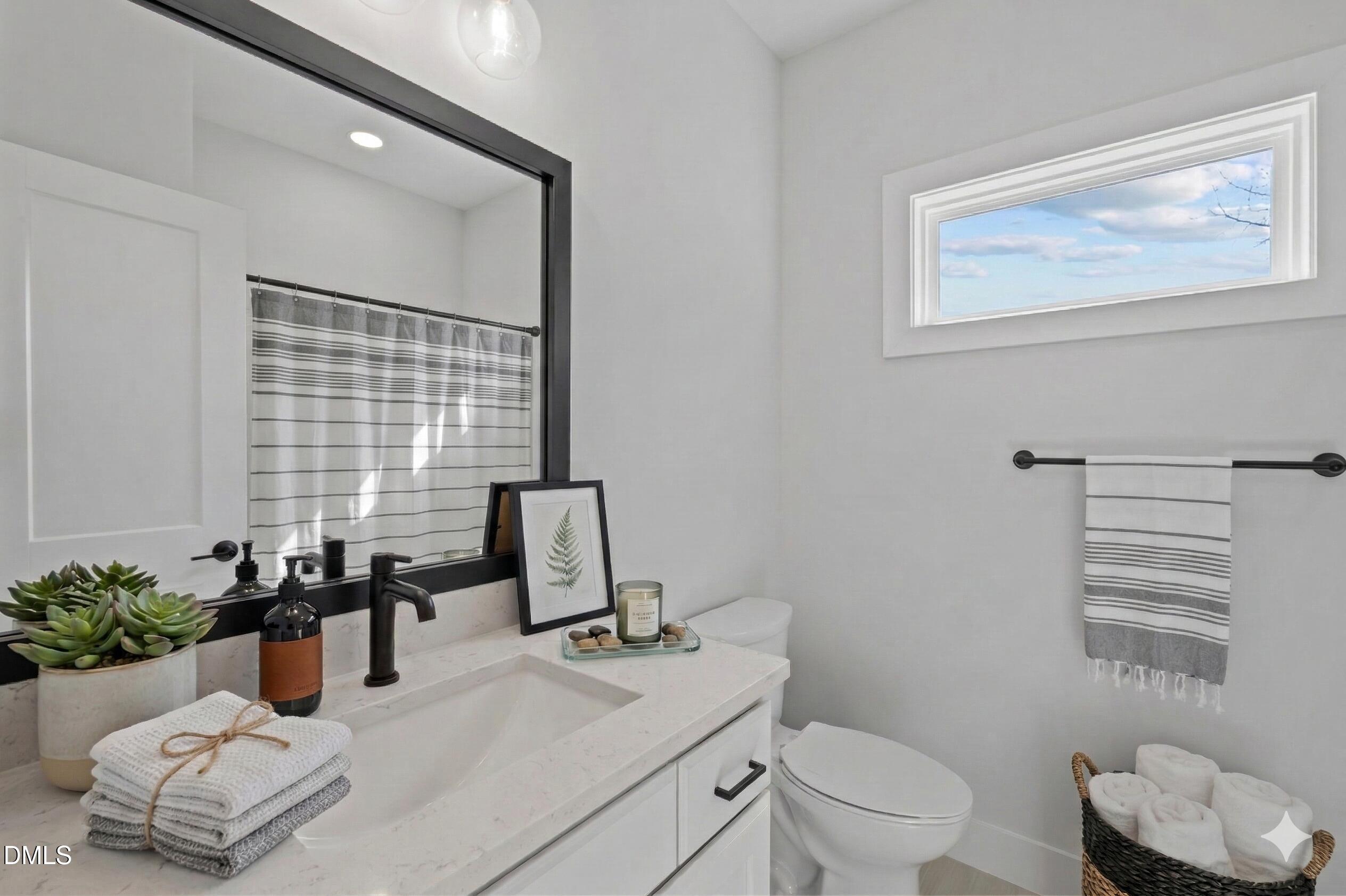 3230 Rowena Avenue Apt B