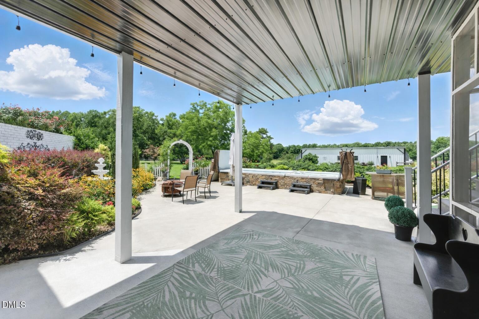 474 E Barefoot Road