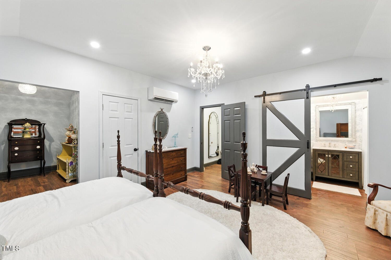 474 E Barefoot Road