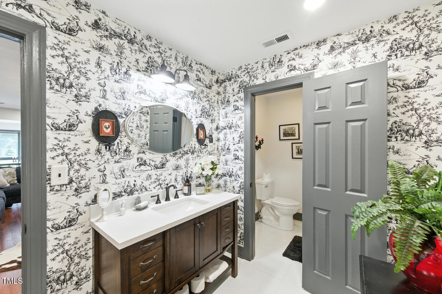 474 E Barefoot Road