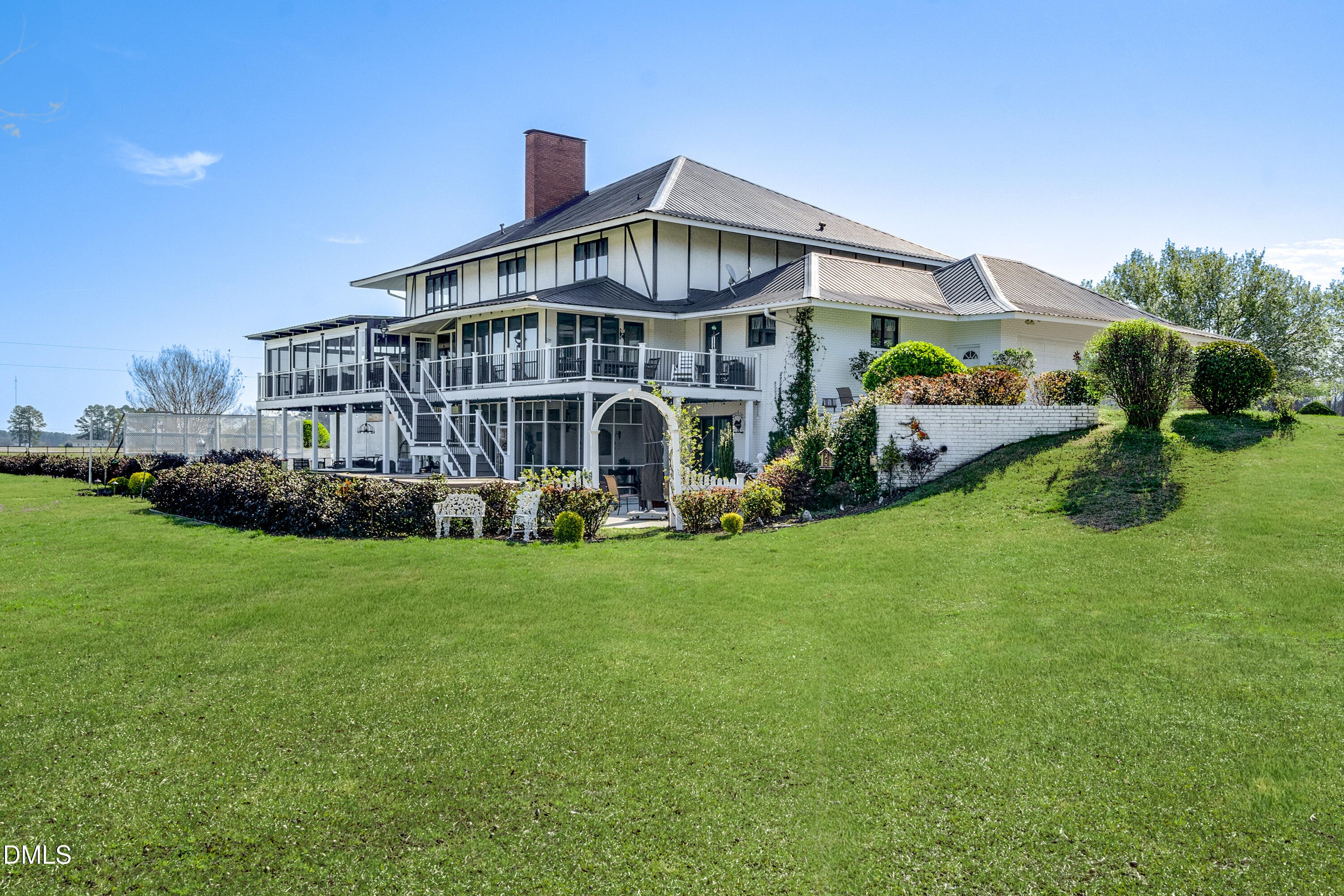 474 E Barefoot Road