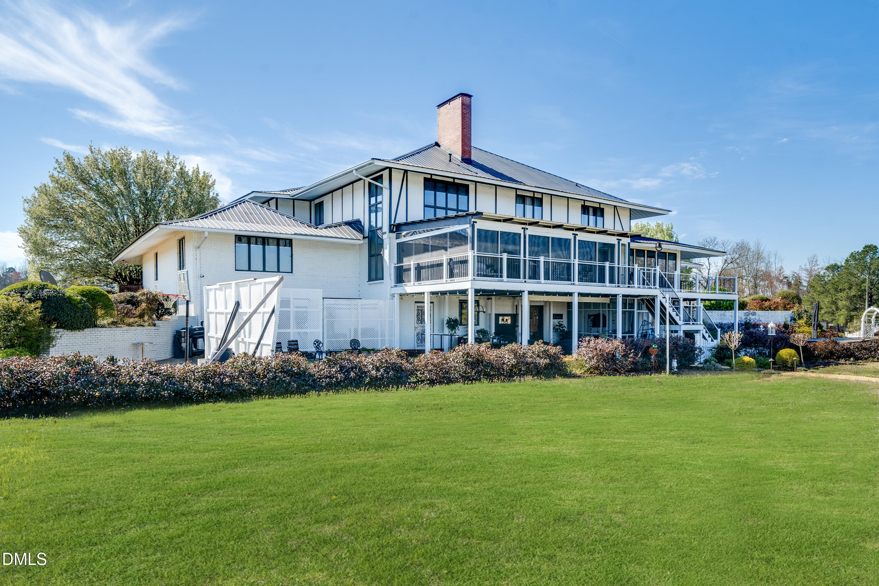 474 E Barefoot Road