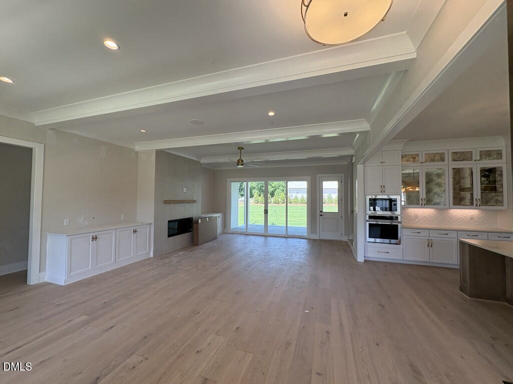 5864 Carriage Gate Drive
