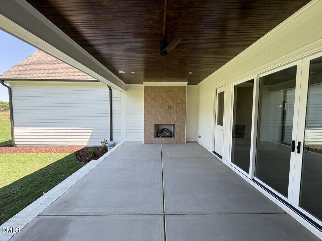 5864 Carriage Gate Drive
