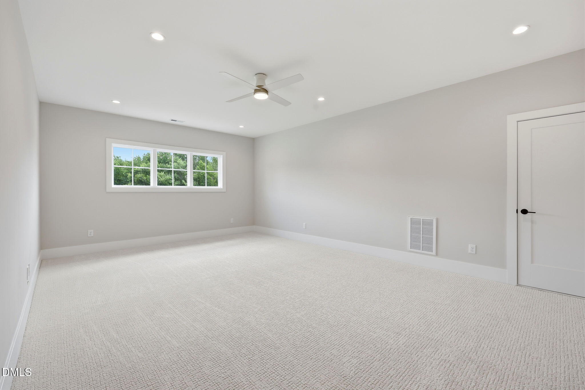 5864 Carriage Gate Drive