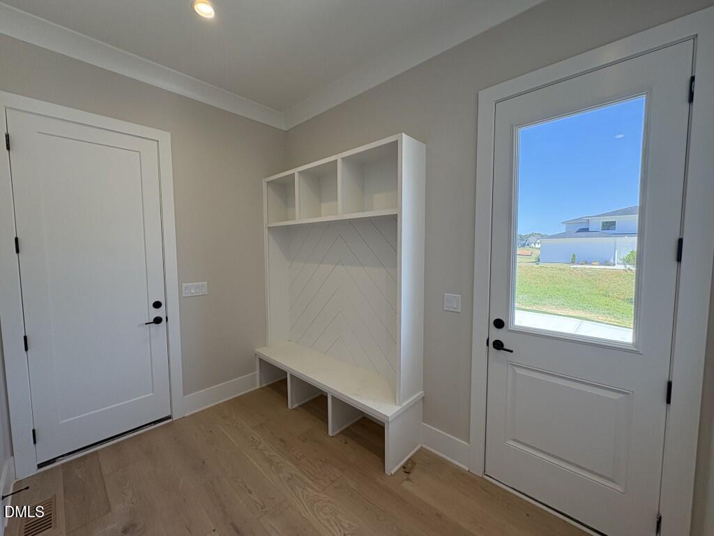 5864 Carriage Gate Drive