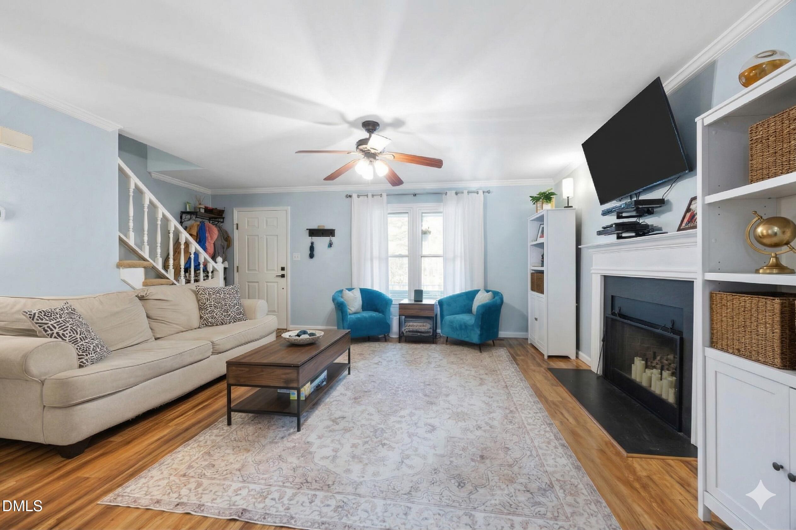 212 Esquire Lane
