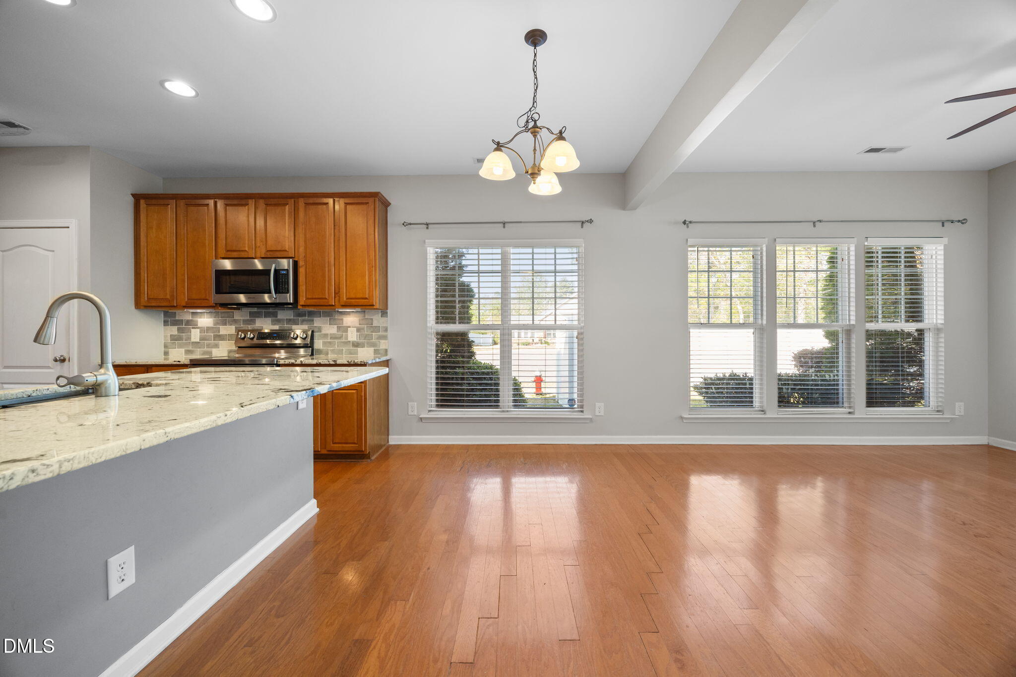 1001 Deshire Lane