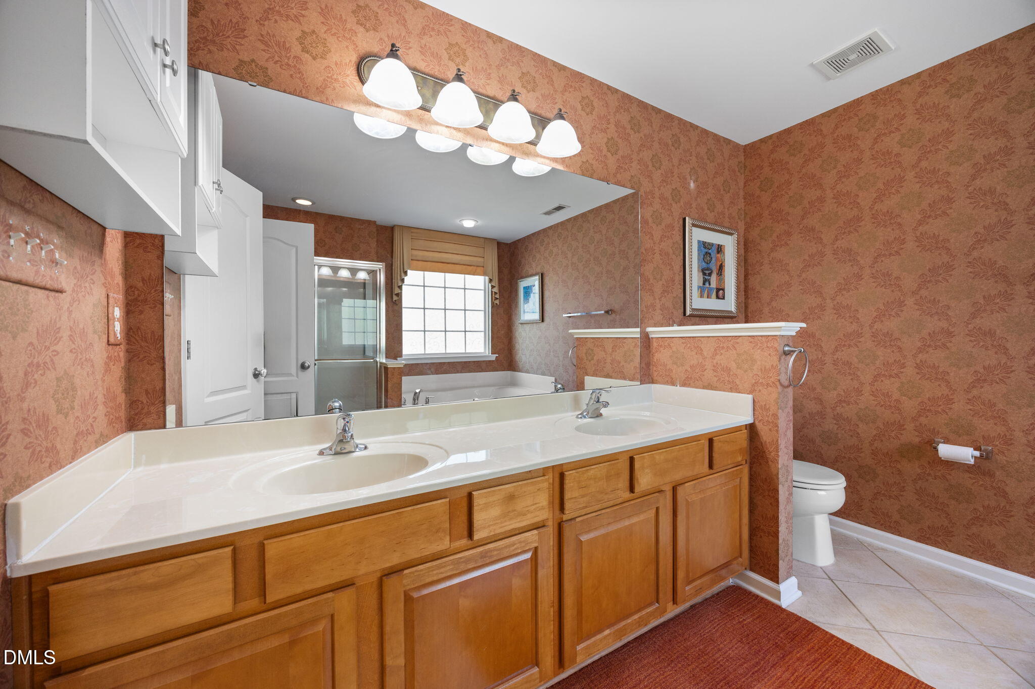 1001 Deshire Lane