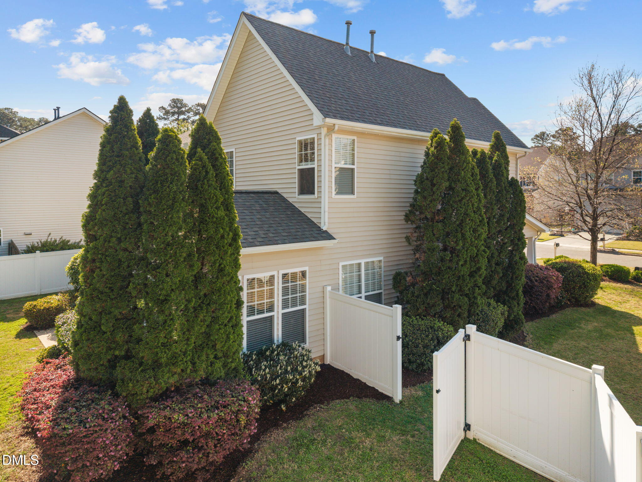 1001 Deshire Lane